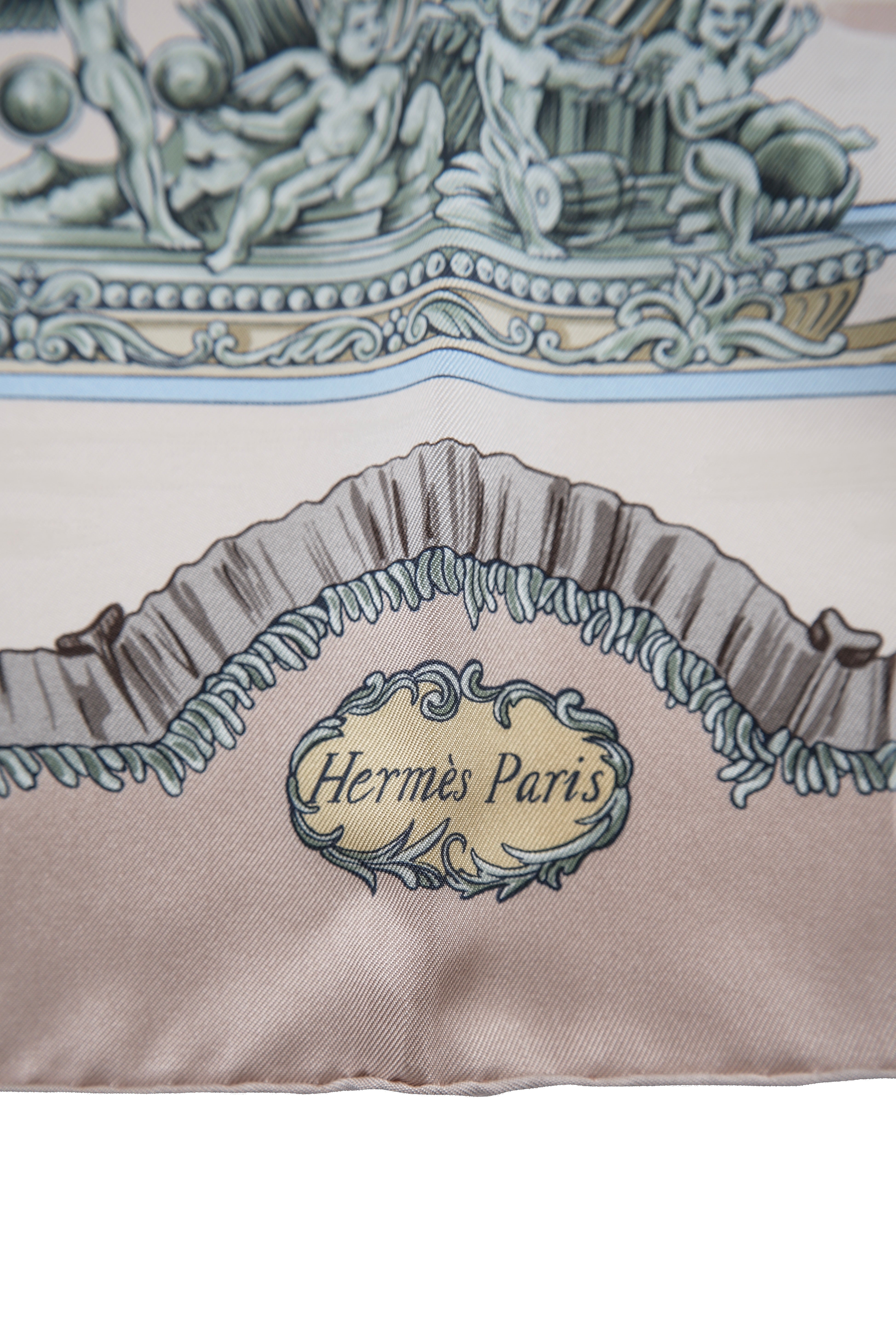 Hermès pink Traineaux et Glissades 90cm silk scarf BOX