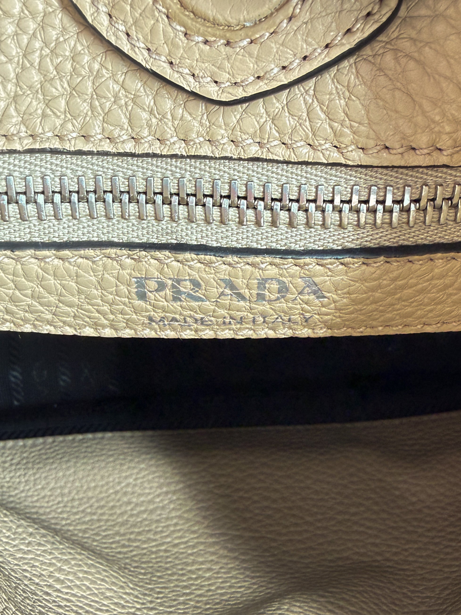 Prada beige leather logo crossbody medium 31 7