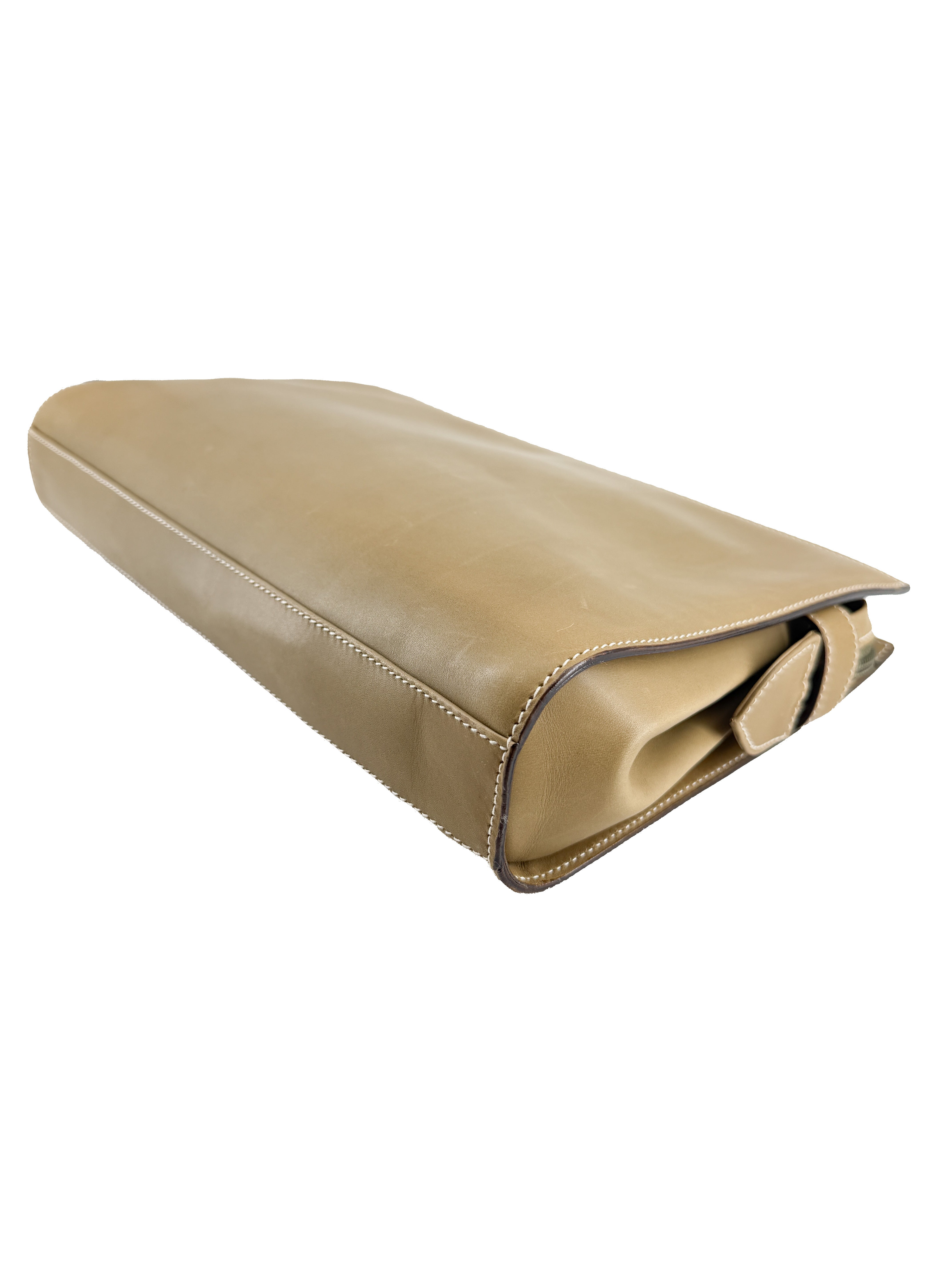 Gucci vintage olive leather clutch 004-261-0420