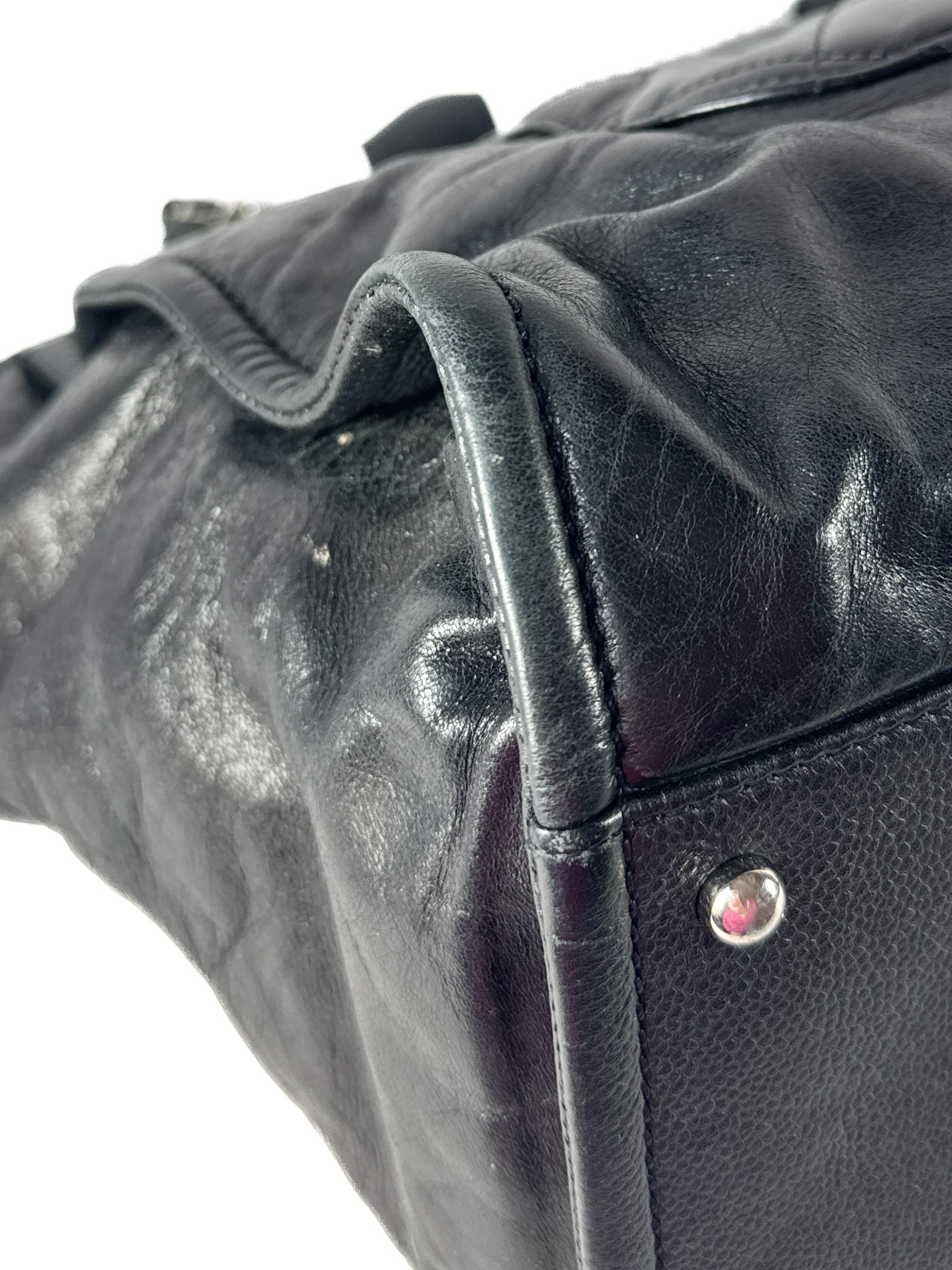 Chanel black leather glazed Deauville 22312901