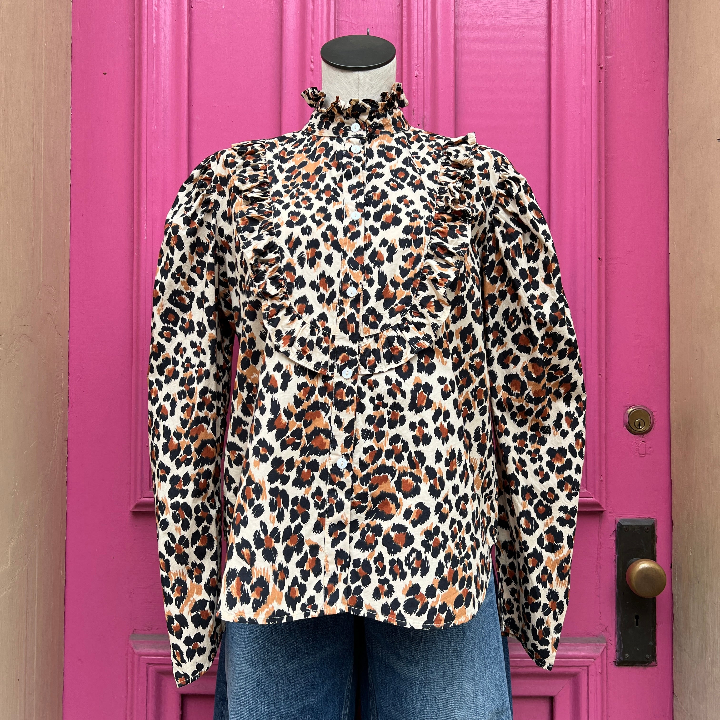 Mille leopard print long sleeve button up size L