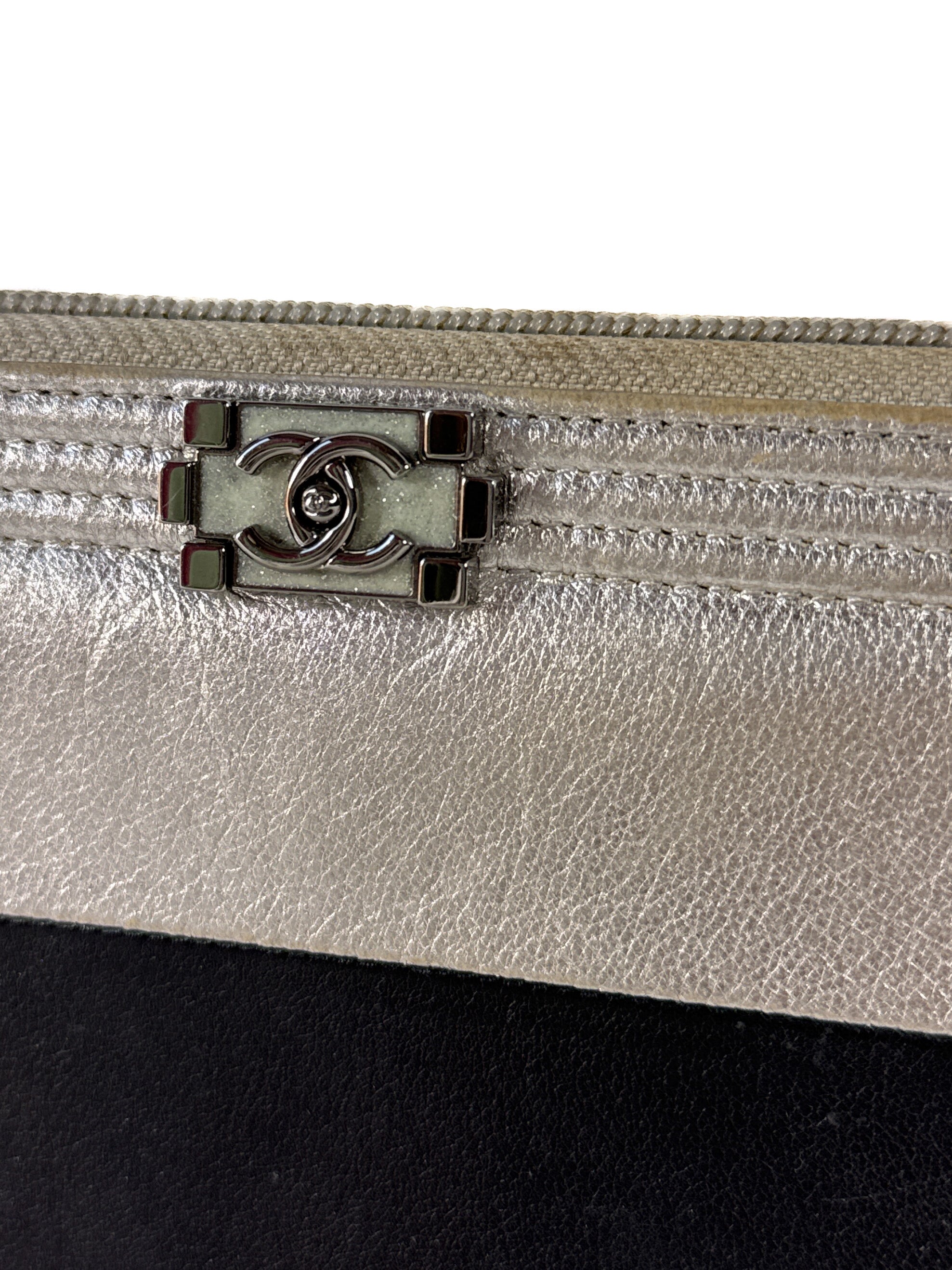 Chanel black/silver Boy zip around wallet 21607927