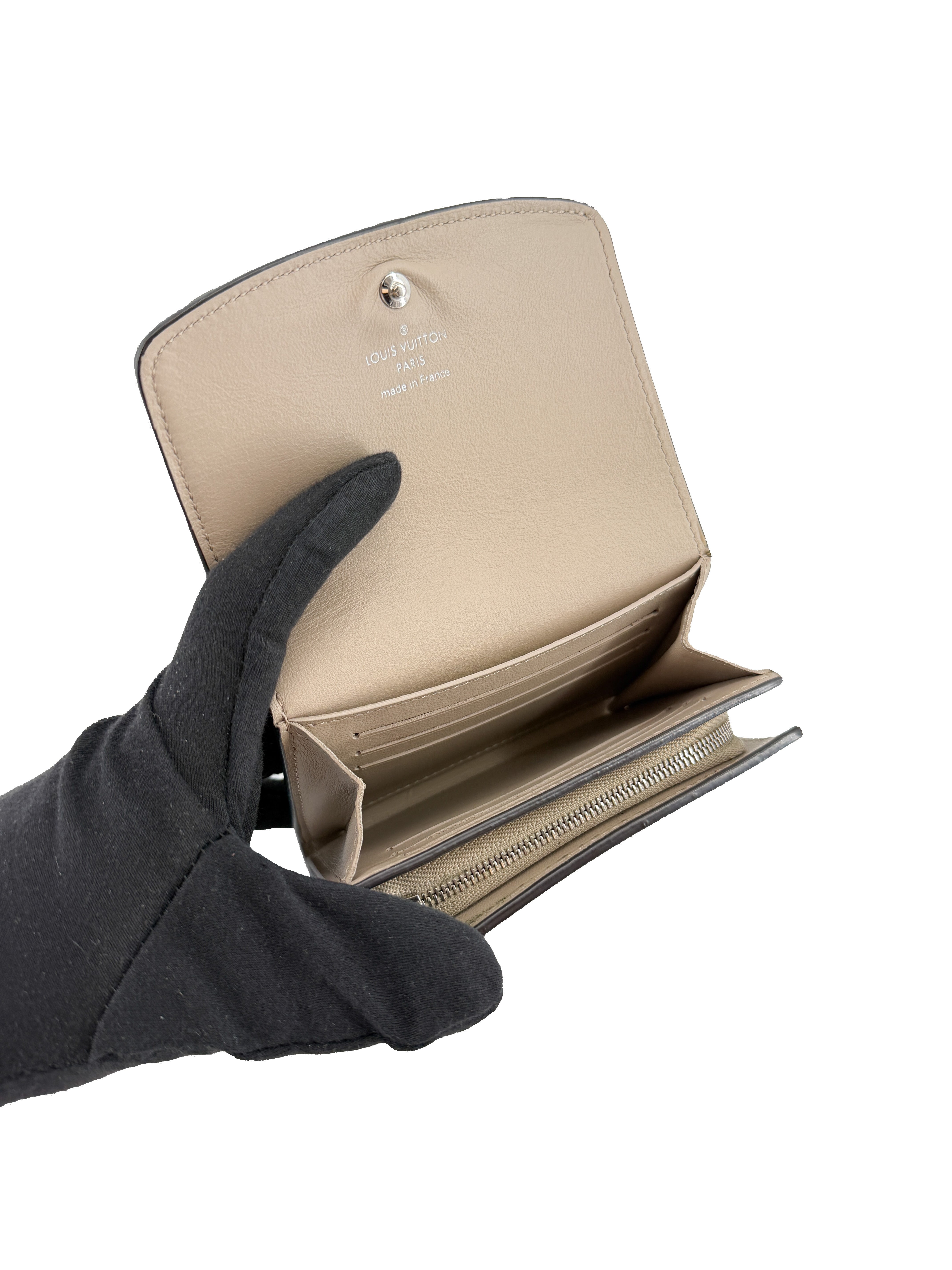 Louis Vuitton beige (Galet) mahina Iris XS wallet