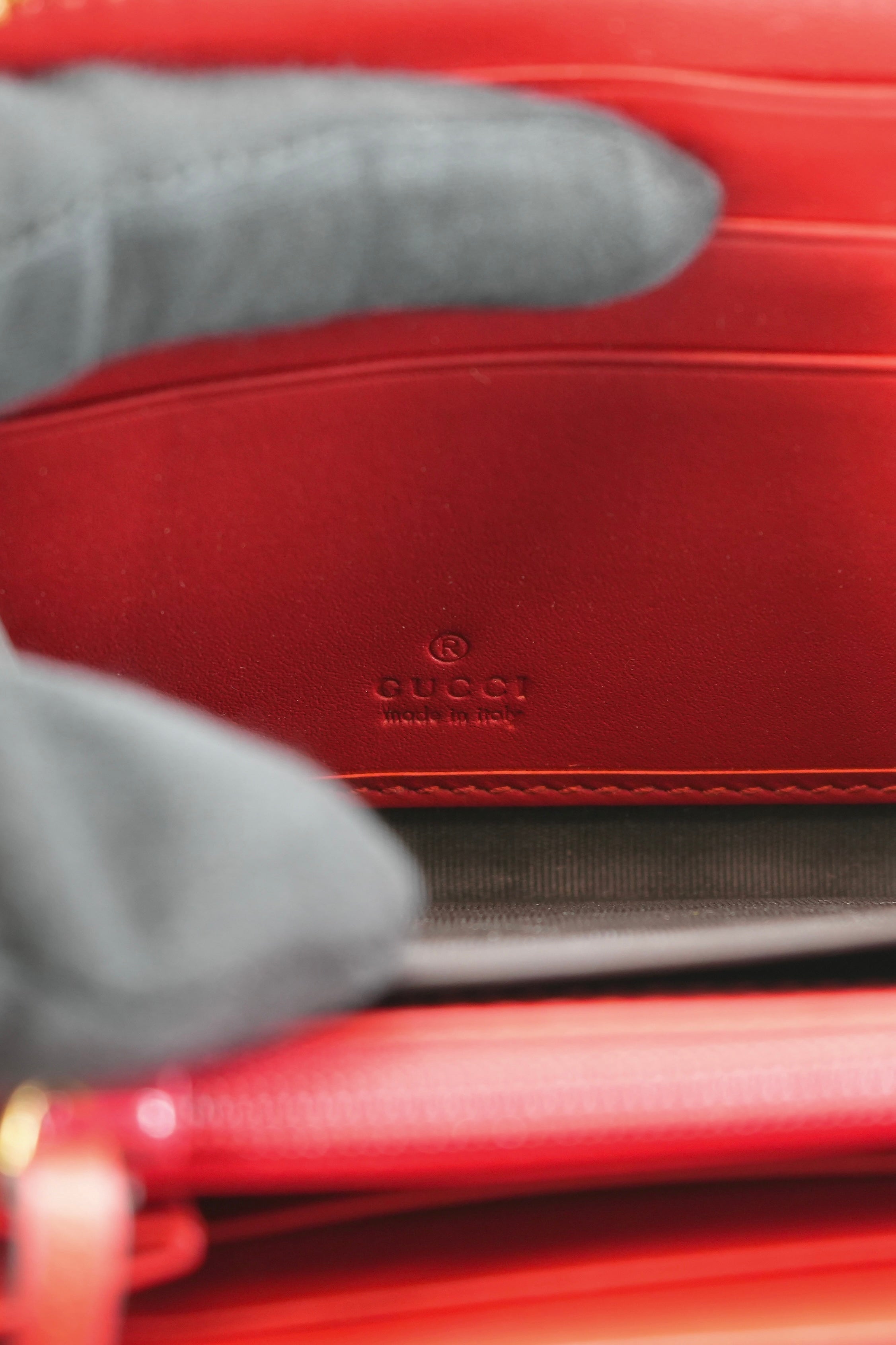 Gucci red leather buckle Sylvie zip around wallet 176083-2062