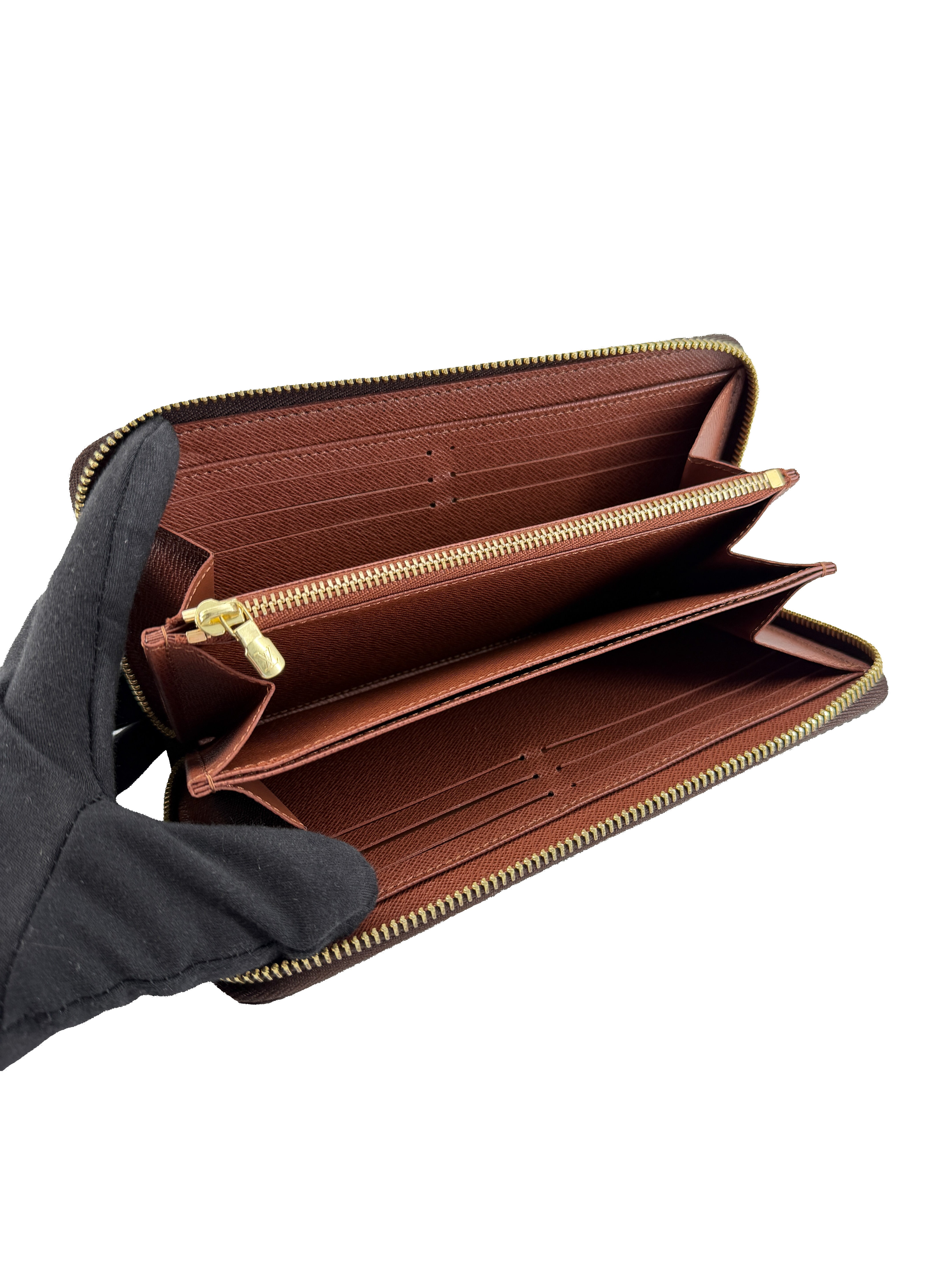 Louis Vuitton monogram zippy wallet NFC