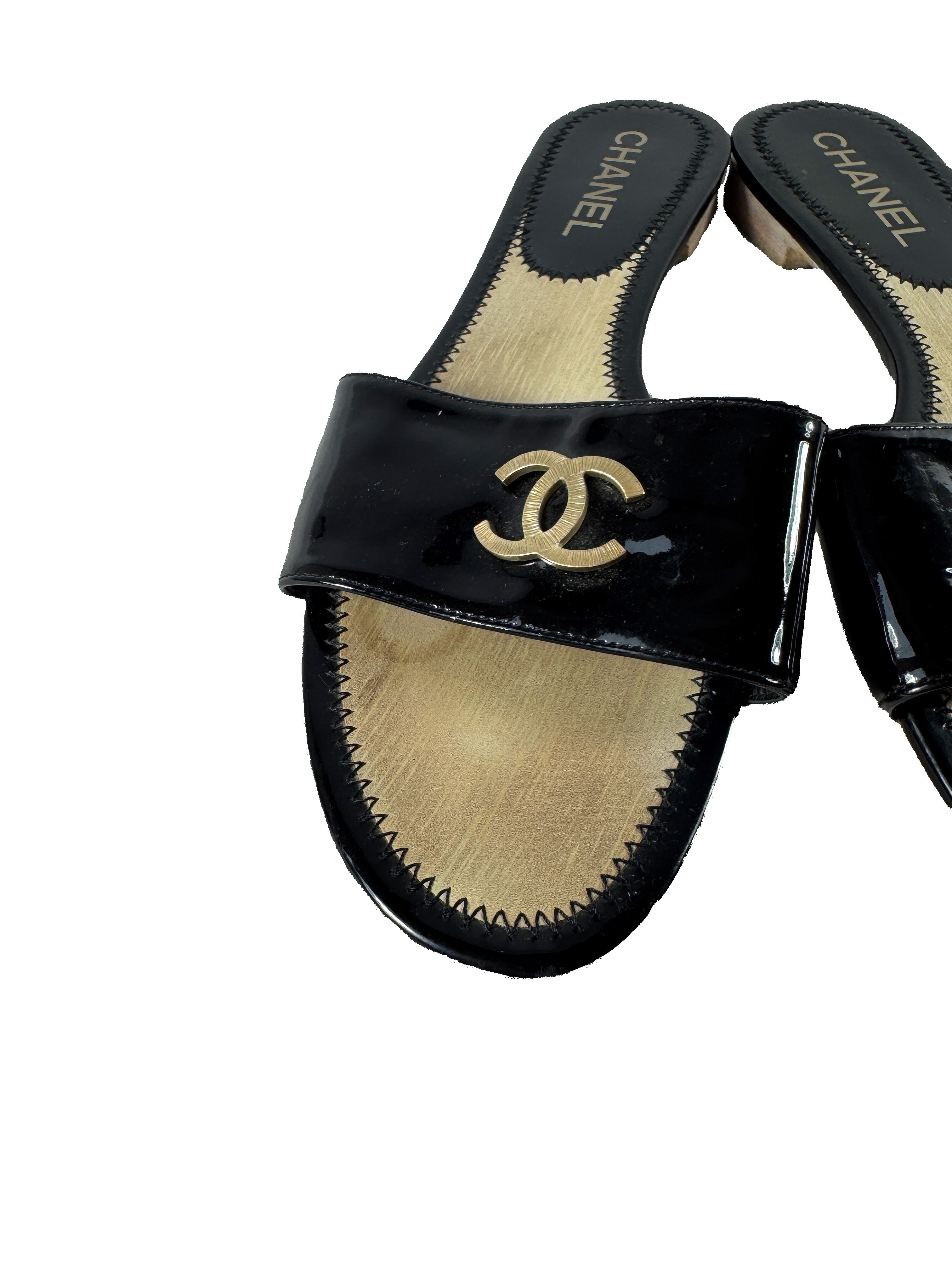 Chanel black patent leather CC slides size 38.5