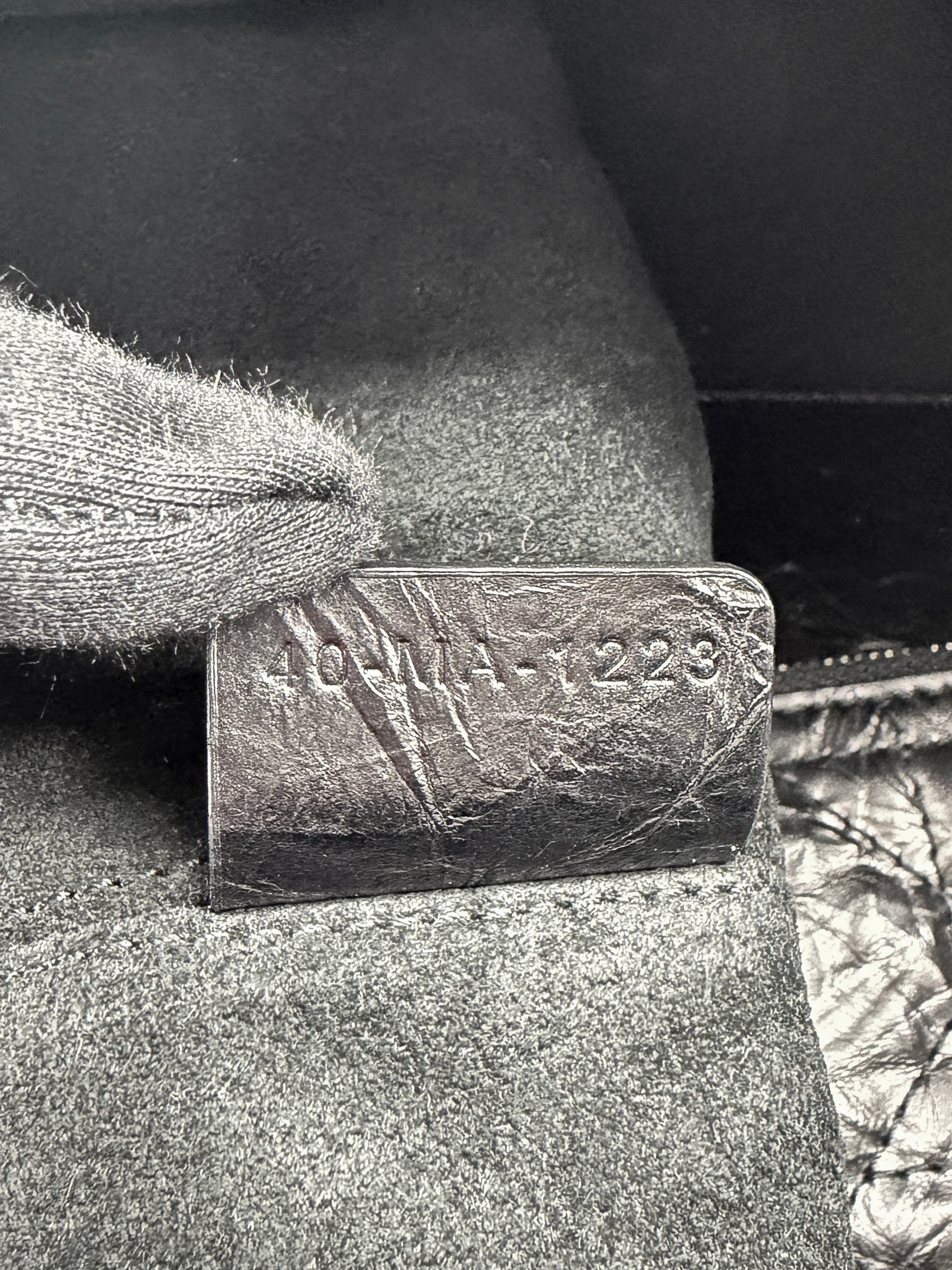 Dior black medium Toujours tote 40-MA-1223