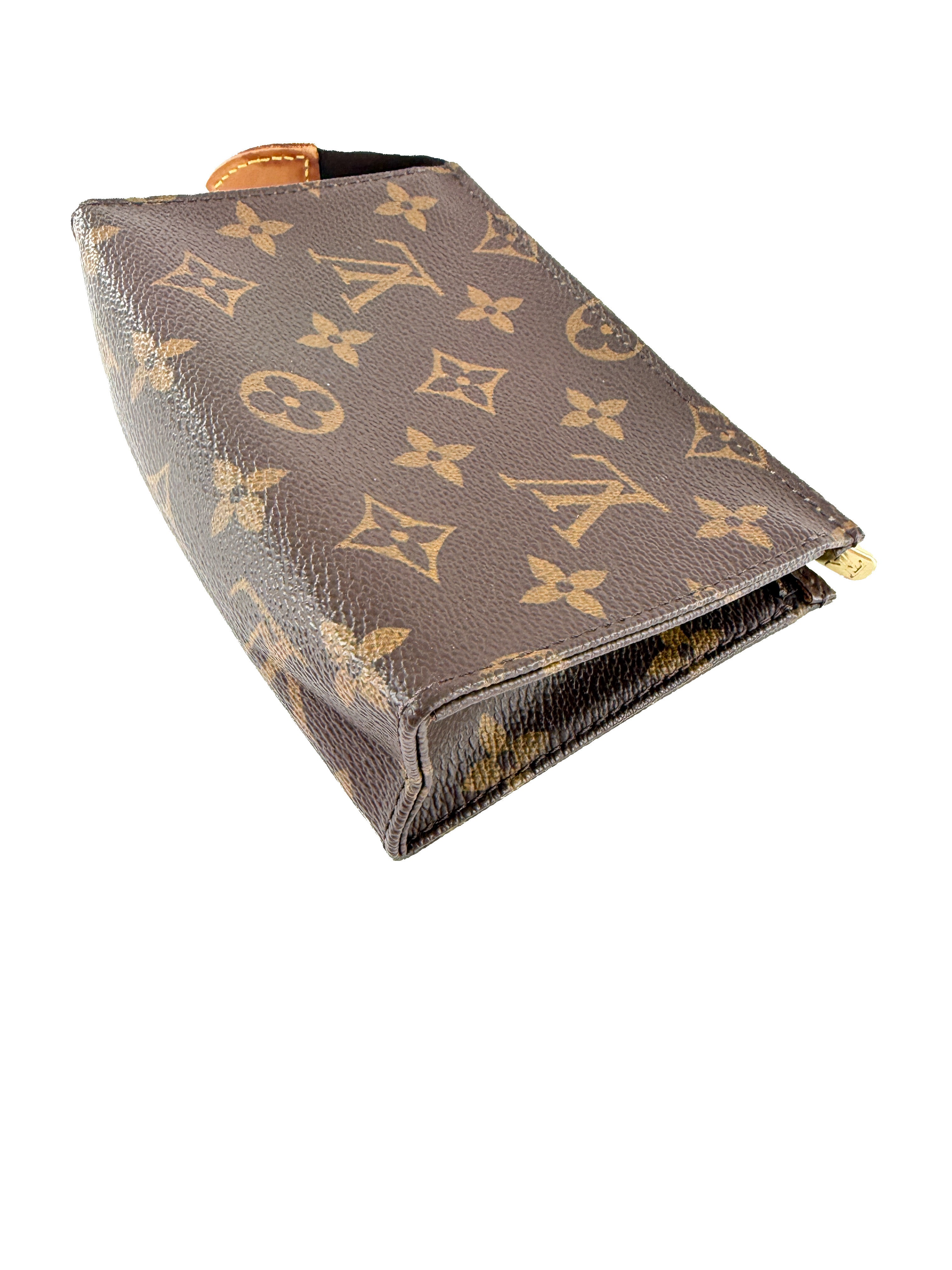 Louis Vuitton monogram toiletry 15 pouch DU0088