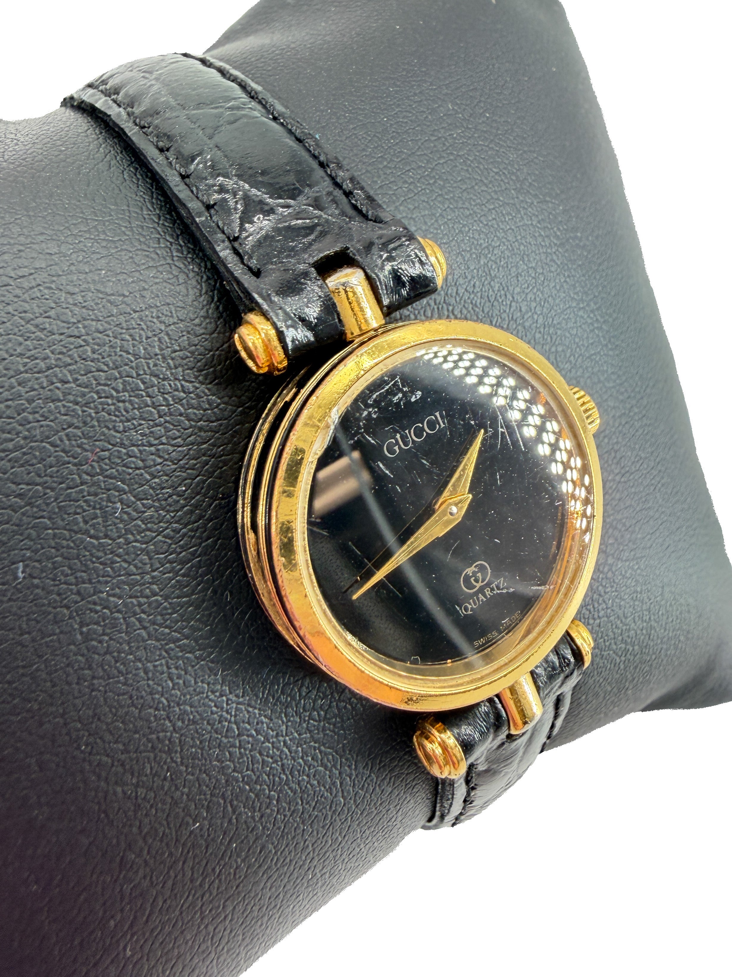 Gucci black/gold embossed leather vintage watch 2000L