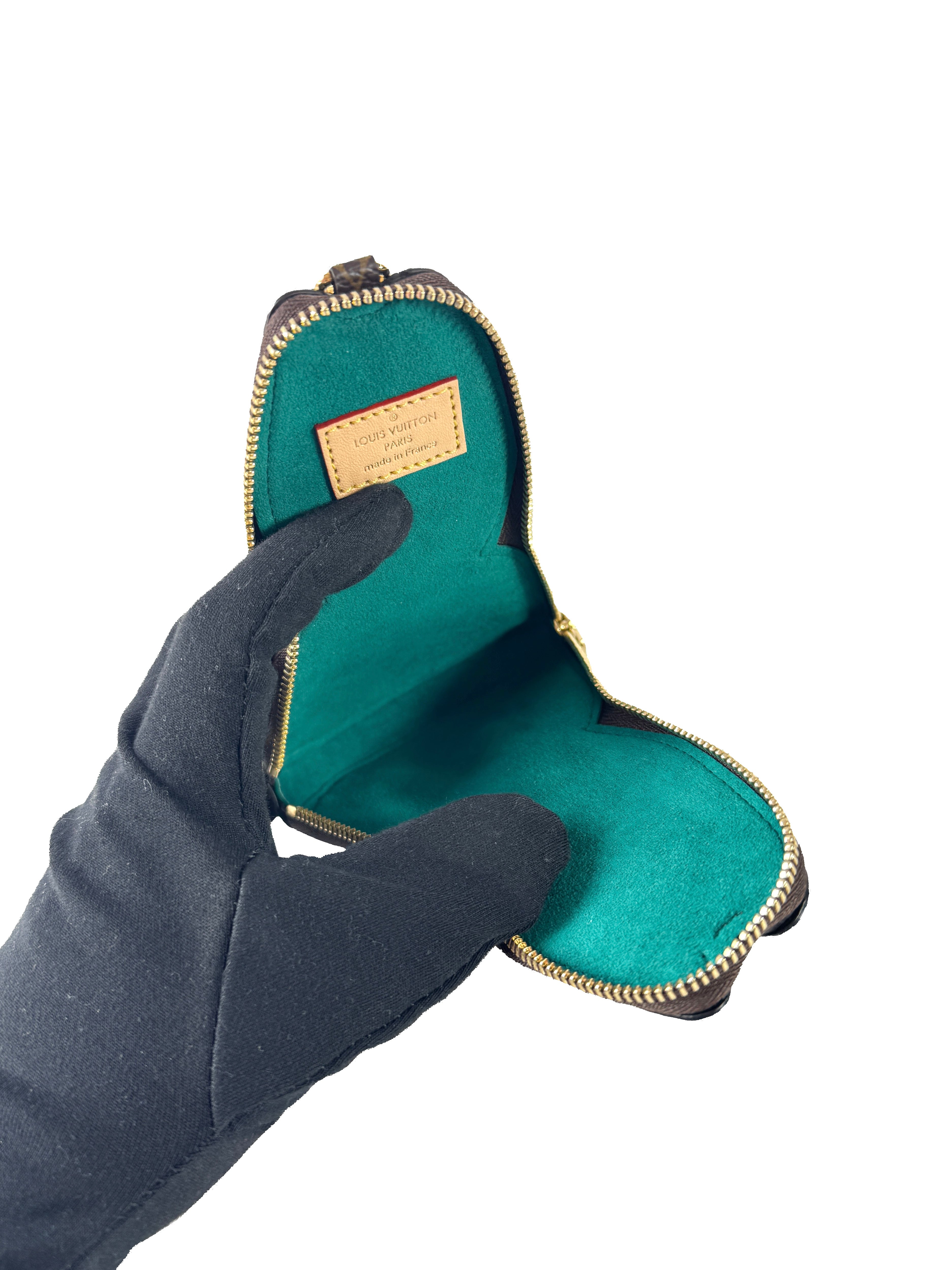 Louis Vuitton x Sun Yitian 2024 patent leather Animogram monogram rabbit keychain pouch (NFC)