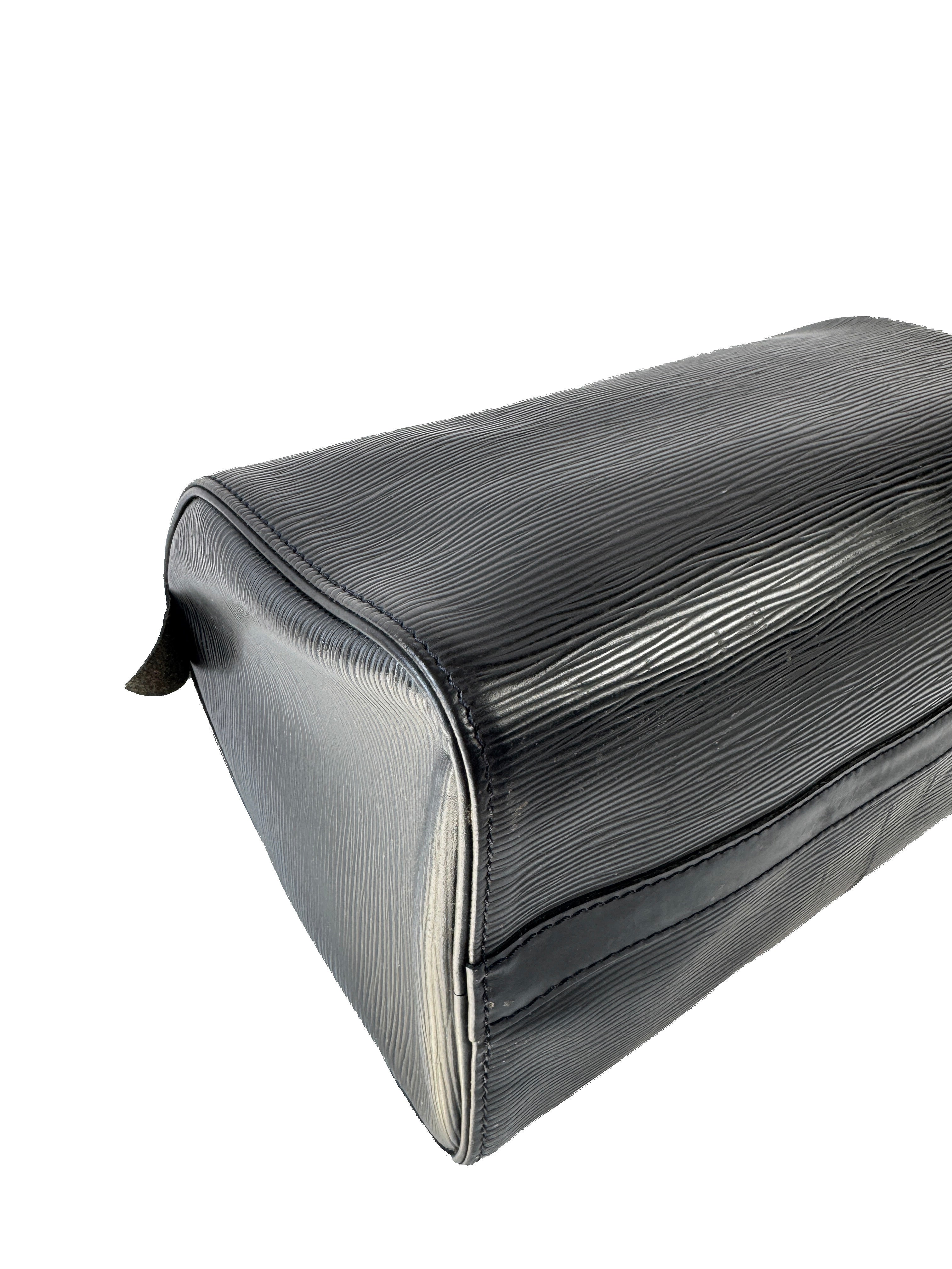 Louis Vuitton black epi speedy 25 SP0035