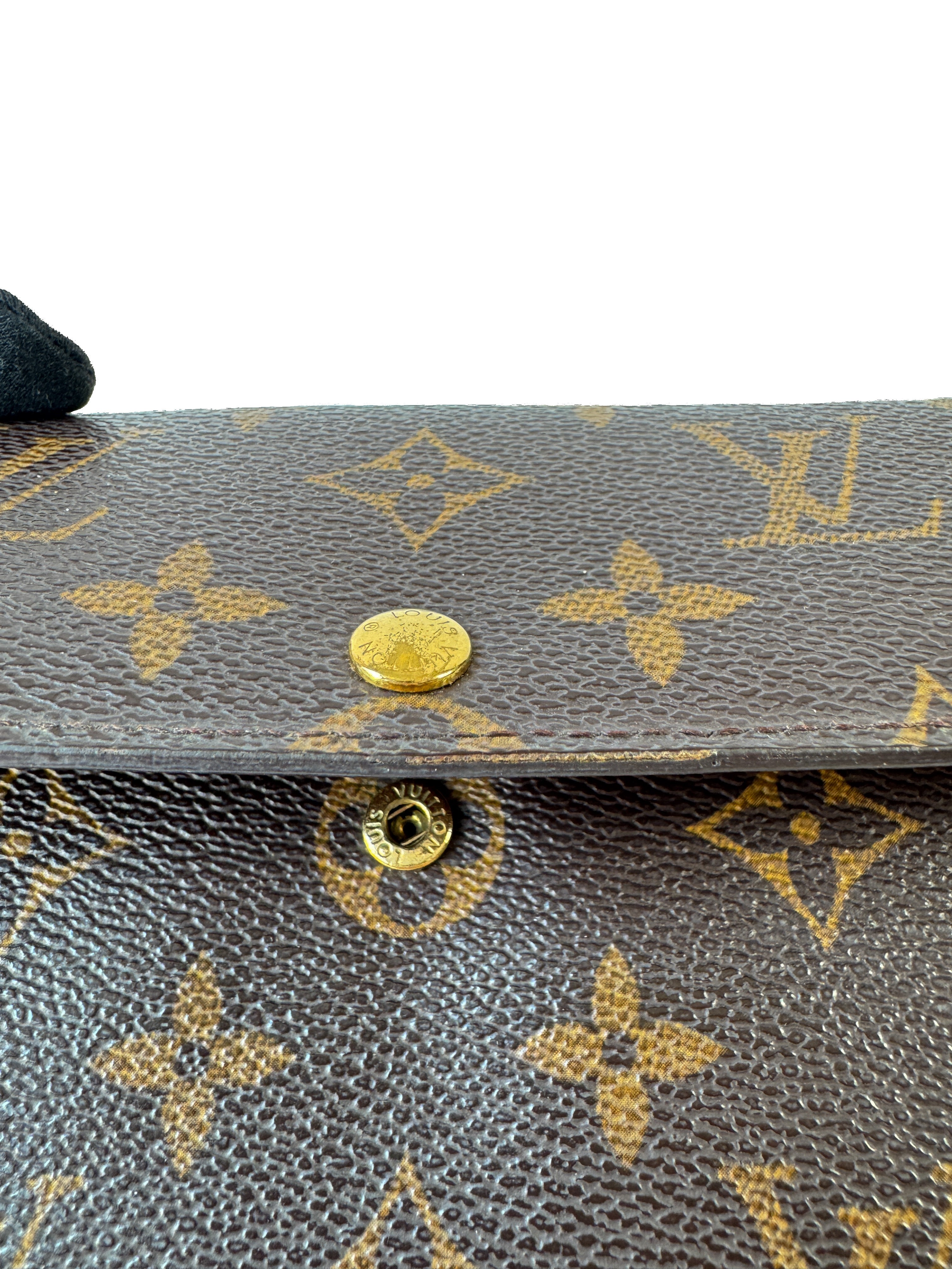 Louis Vuitton monogram Sarah wallet MI1025