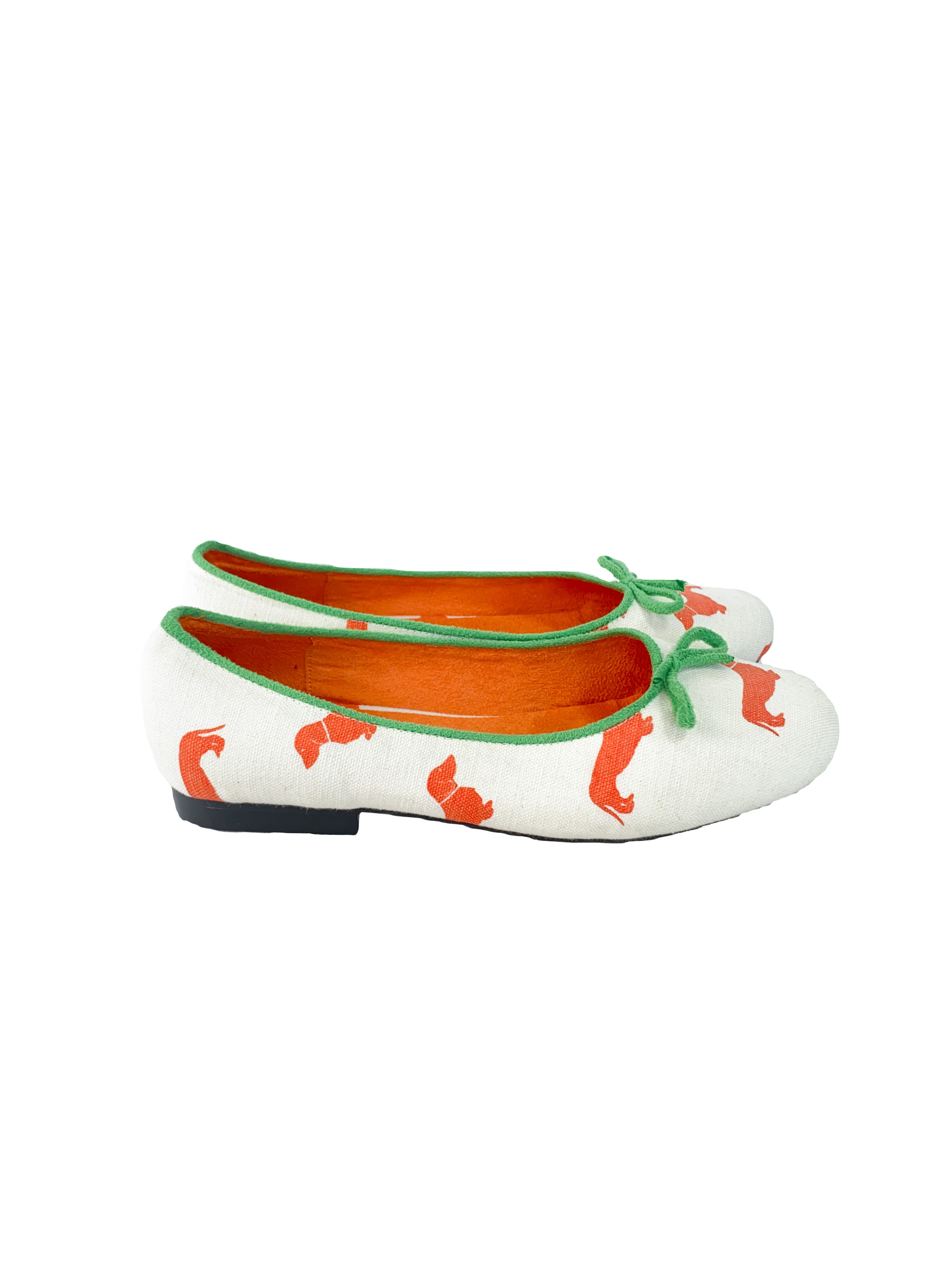 Mandarina white and orange dachshund flats size 7
