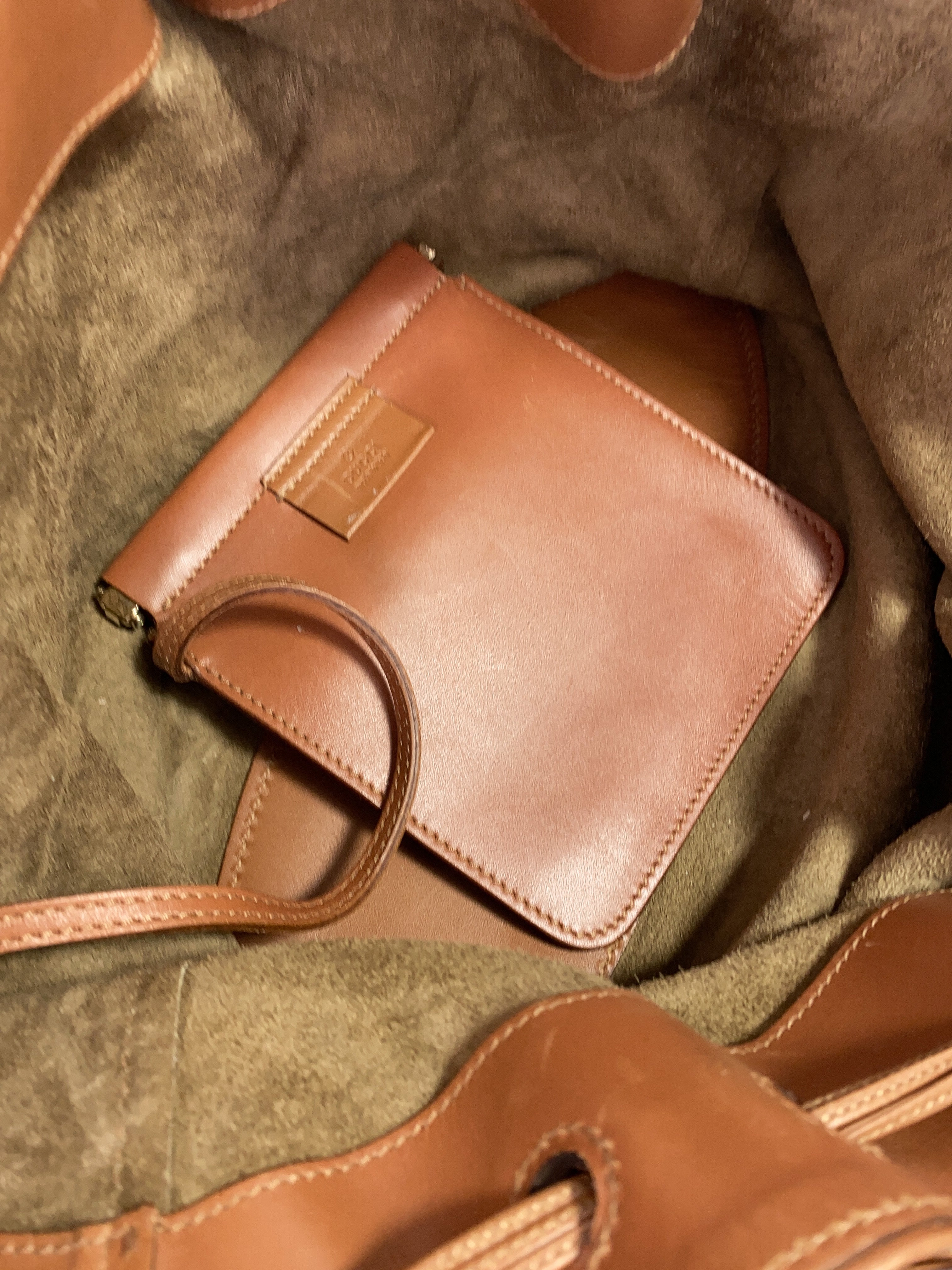 Gucci vintage suede leather drawstring bag