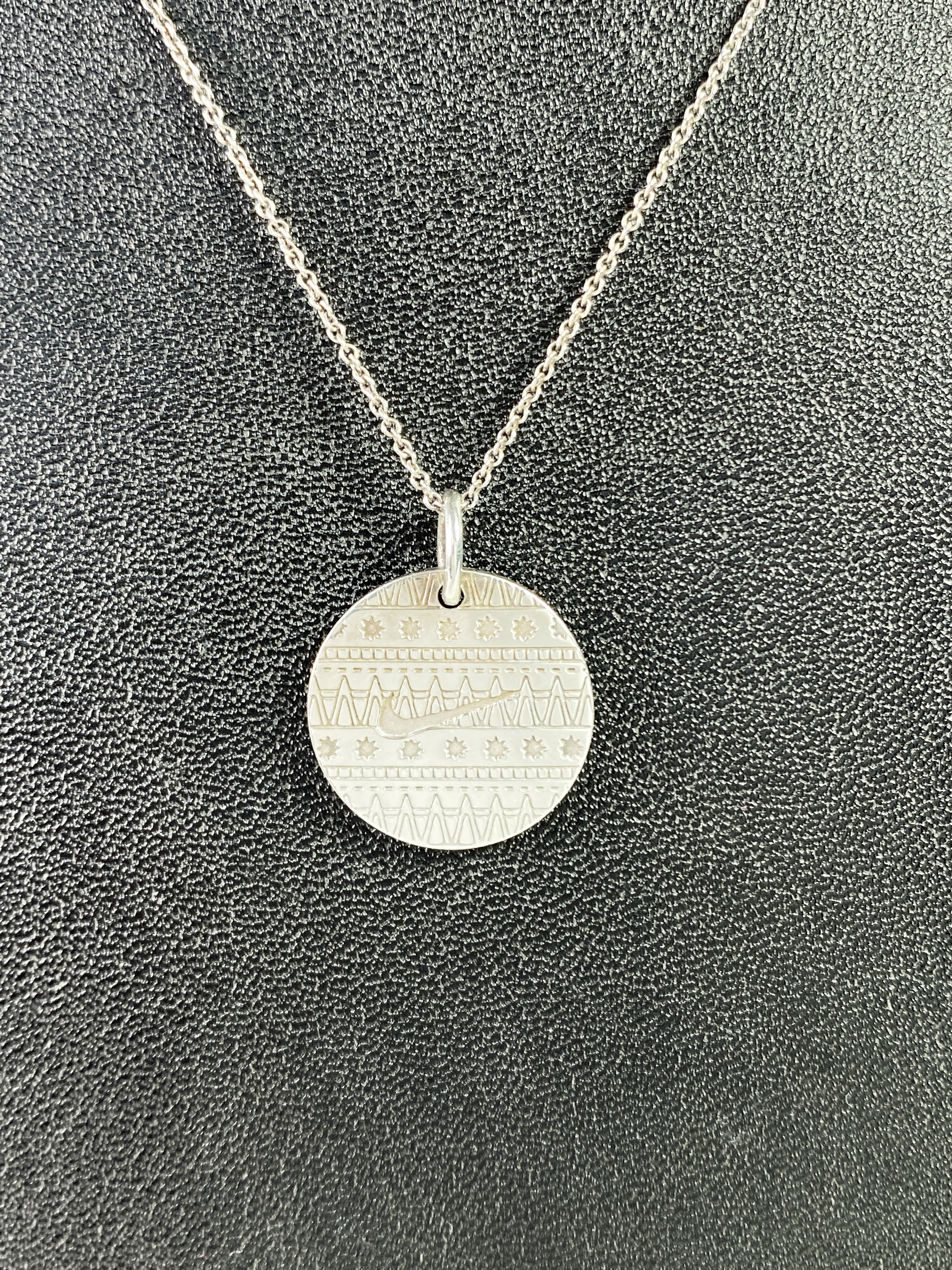 Tiffany & Co Nike 2014 DC marathon necklace