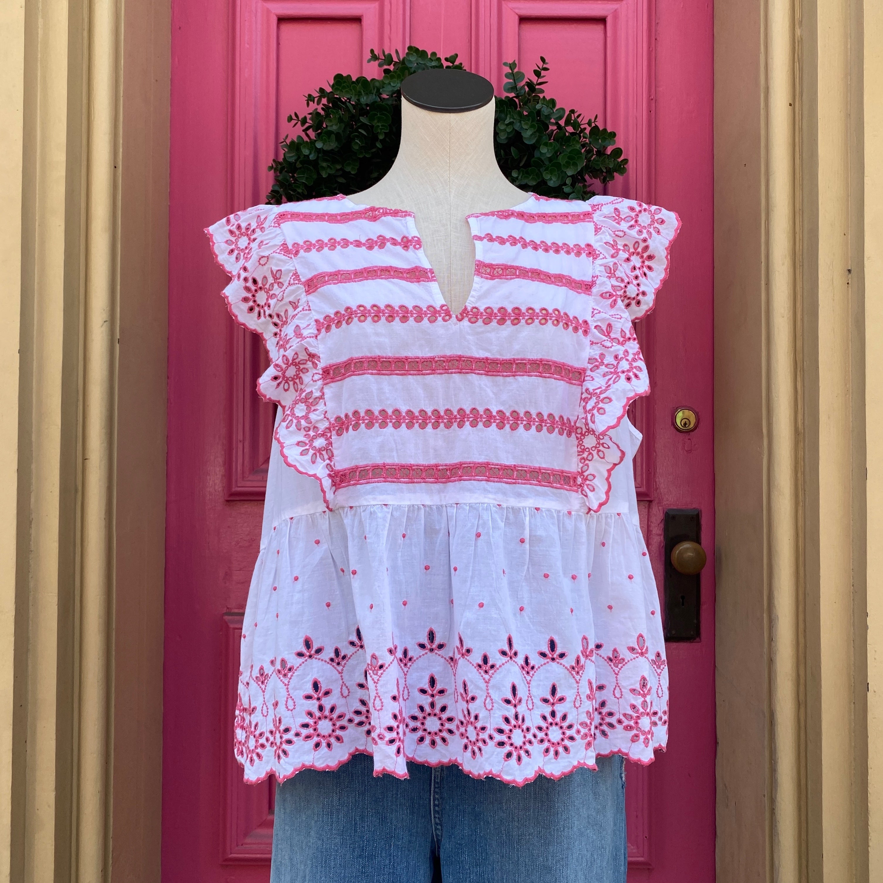 Gap white pink eyelet top size XXL New With Tags