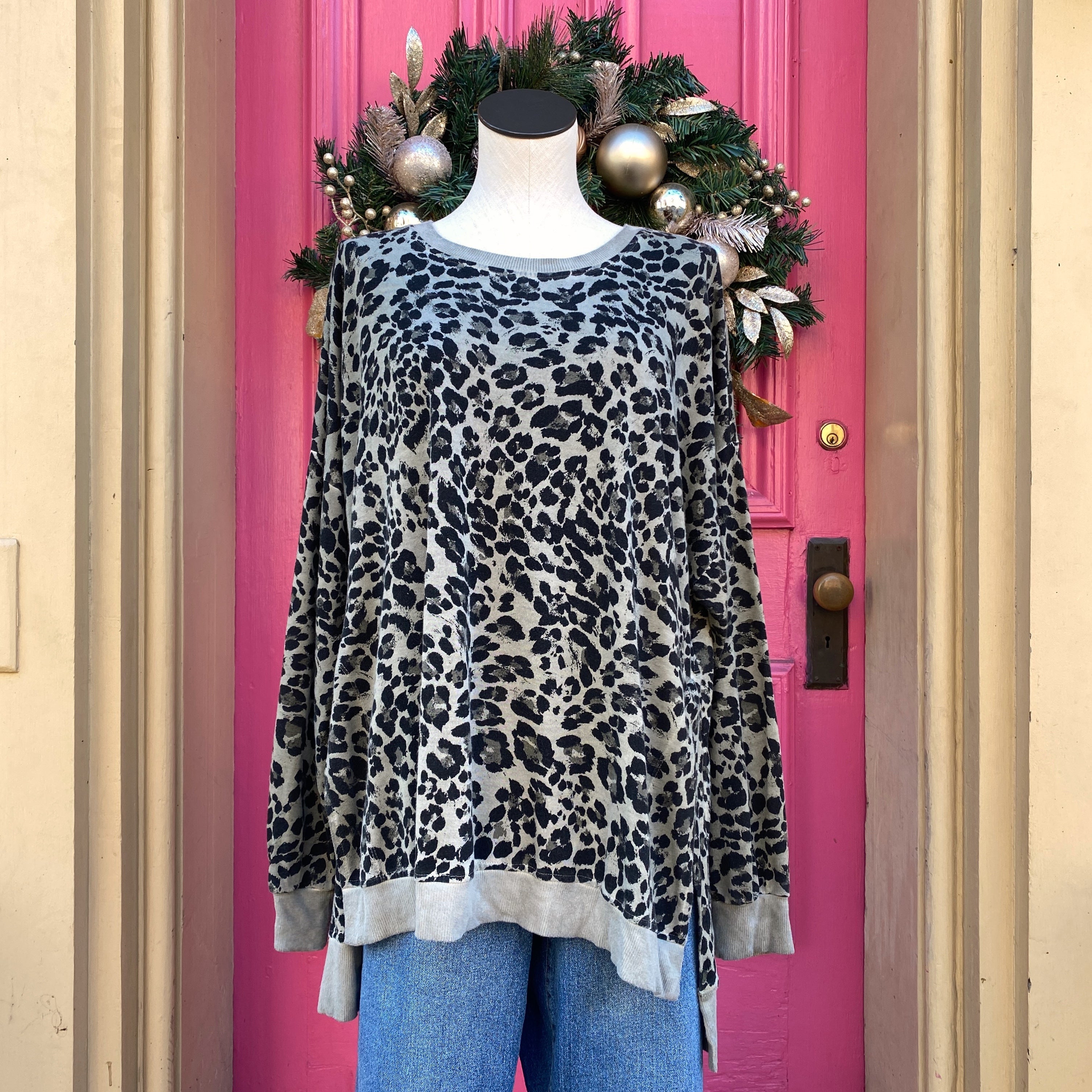 Dantelle olive green black leopard print long sleeve top size 2X