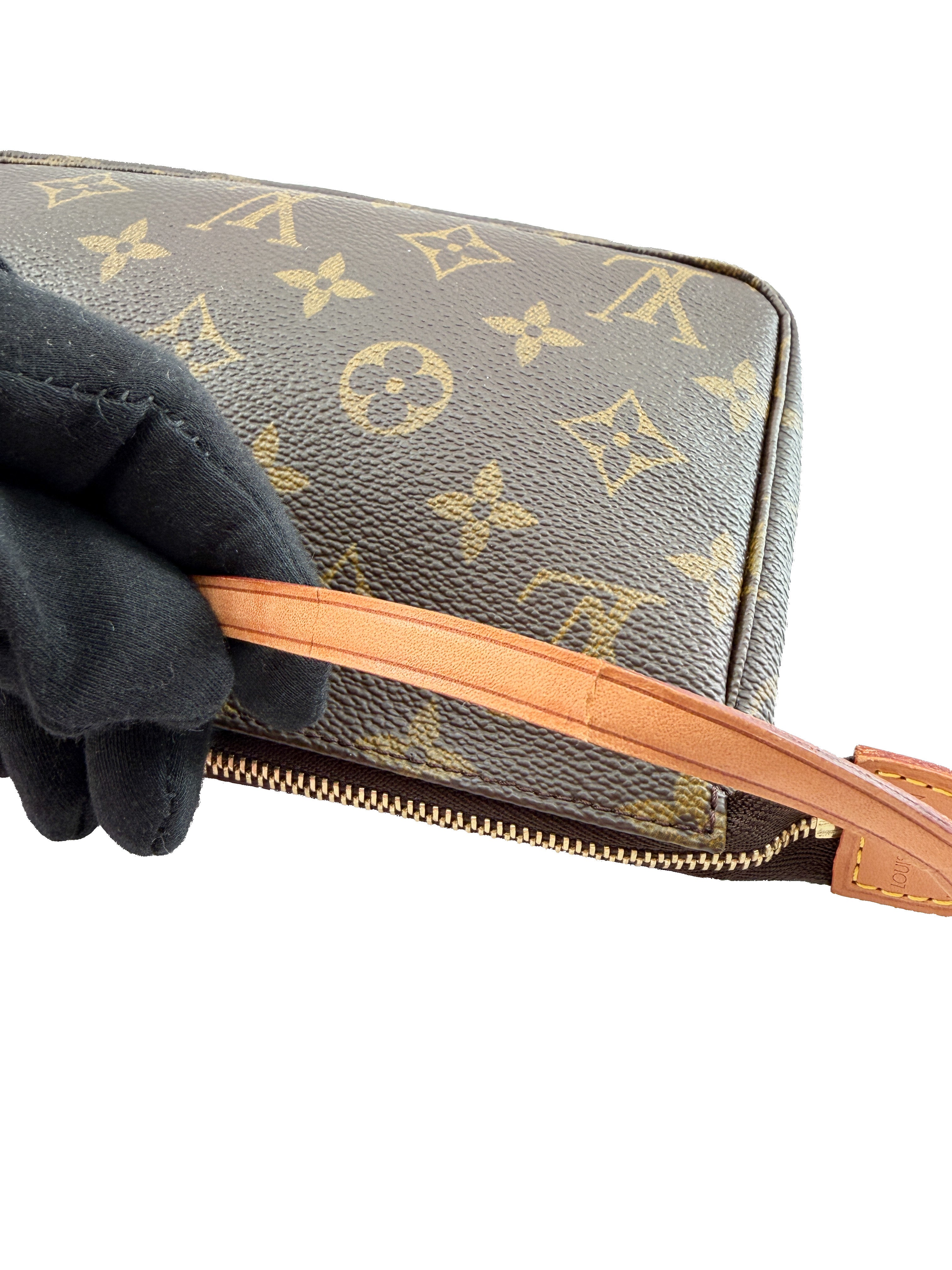 Louis Vuitton monogram vintage pochette accessories VI1020