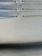 Louis Vuittonsilver Suhali zippy wallet CA3086