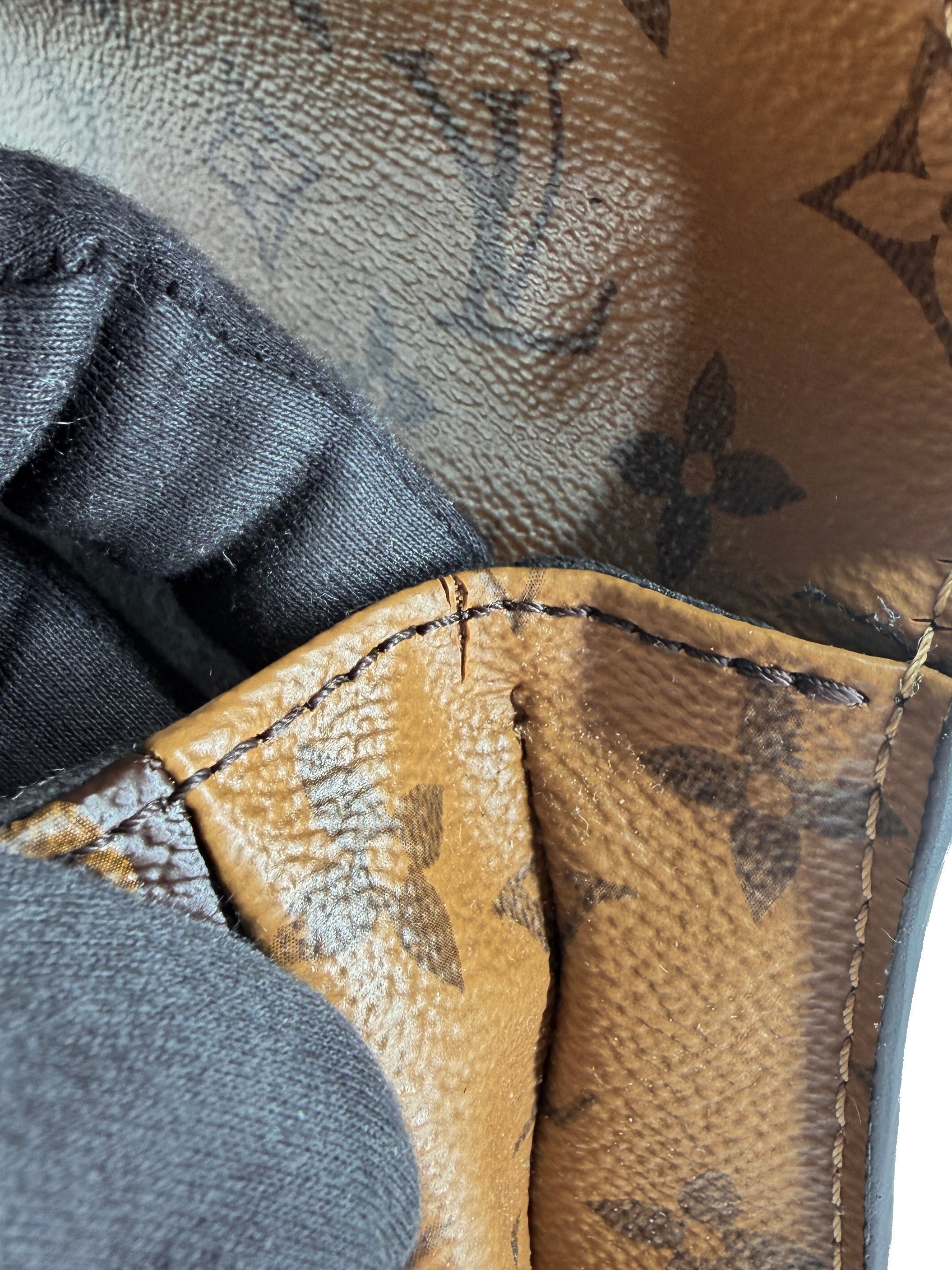Louis Vuitton reverse monogram Pochette Metis SD0159