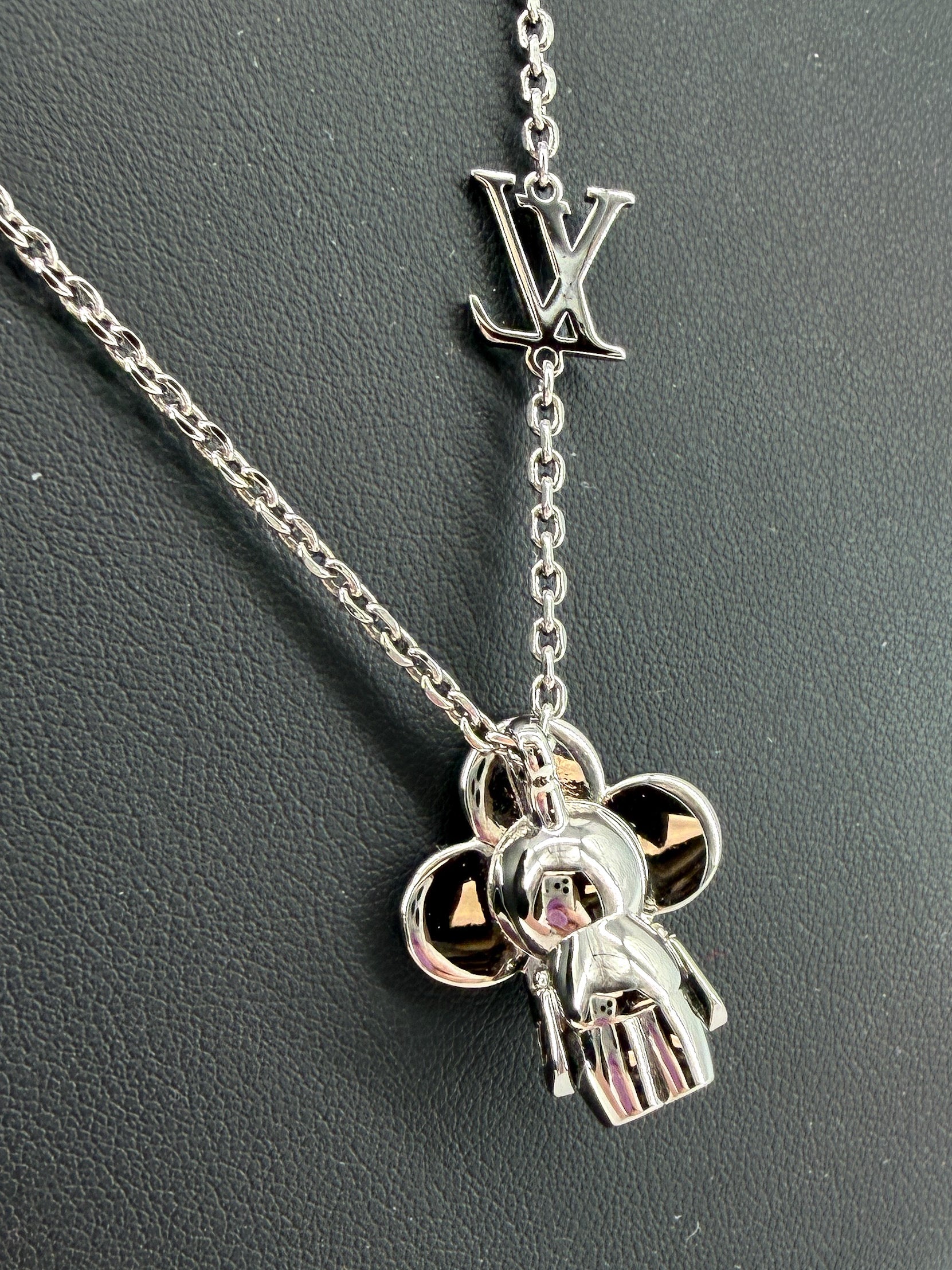 Louis Vuitton Vivienne necklace OB2243