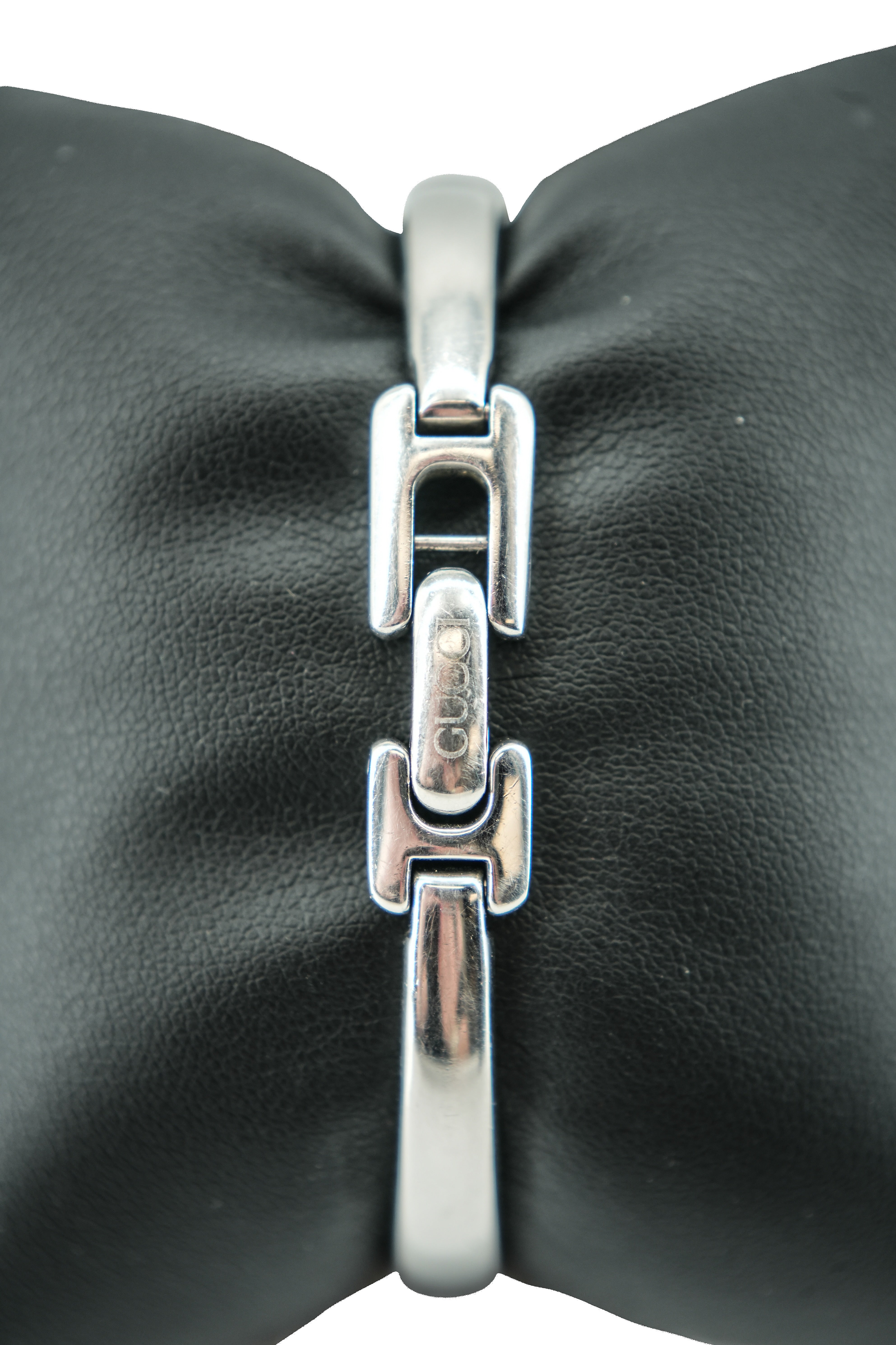 Gucci silver tone watch 1400L 0049364