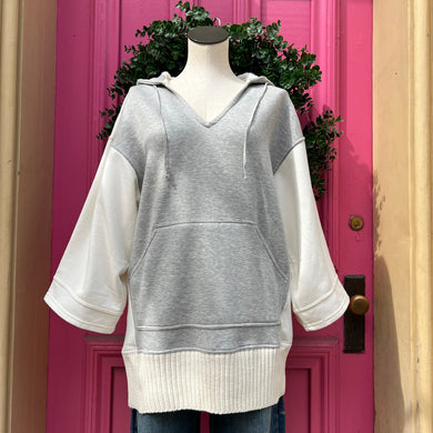 Daily Practice gray cream pullover size S NWT