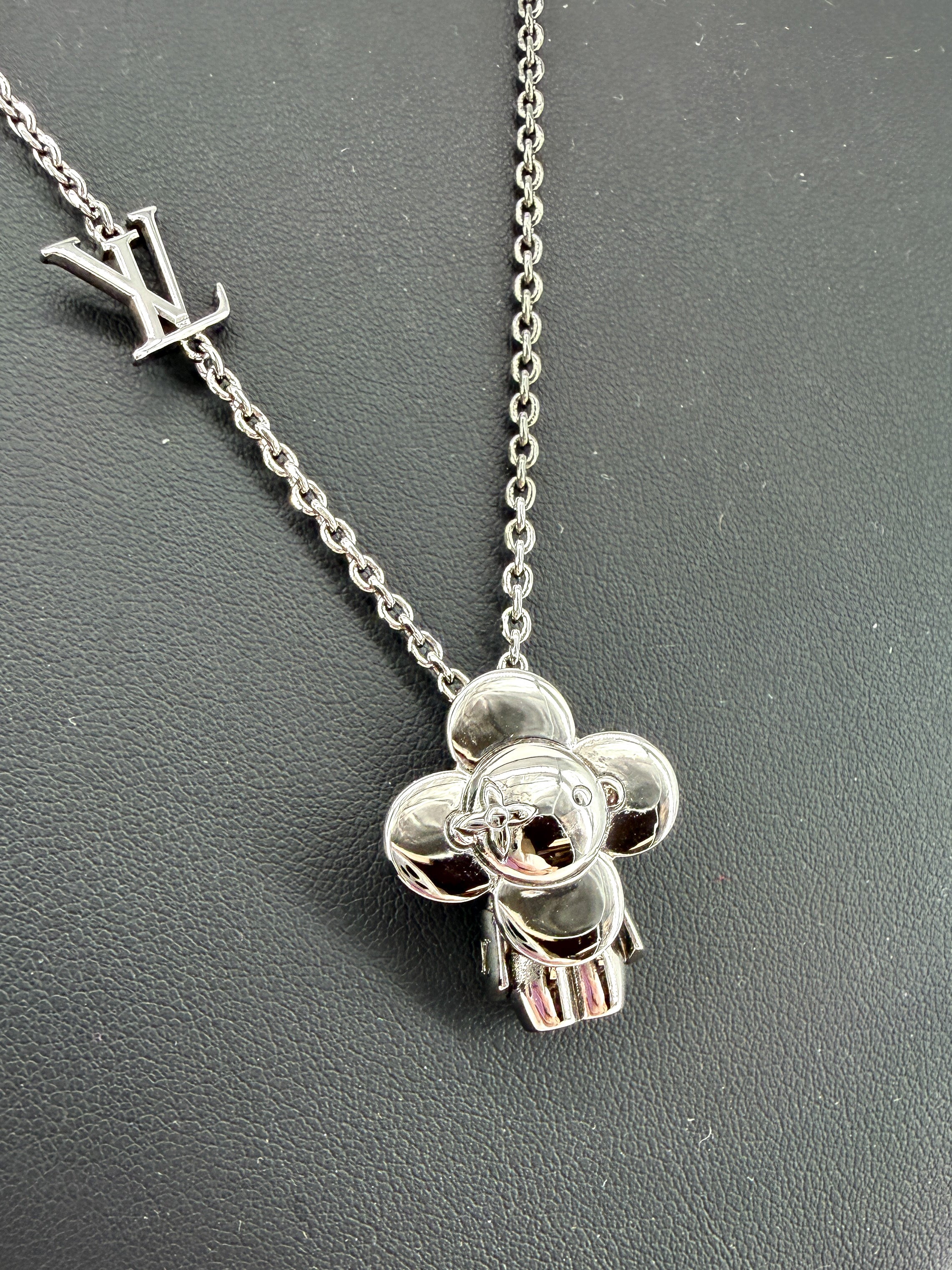 Louis Vuitton Vivienne necklace OB2243