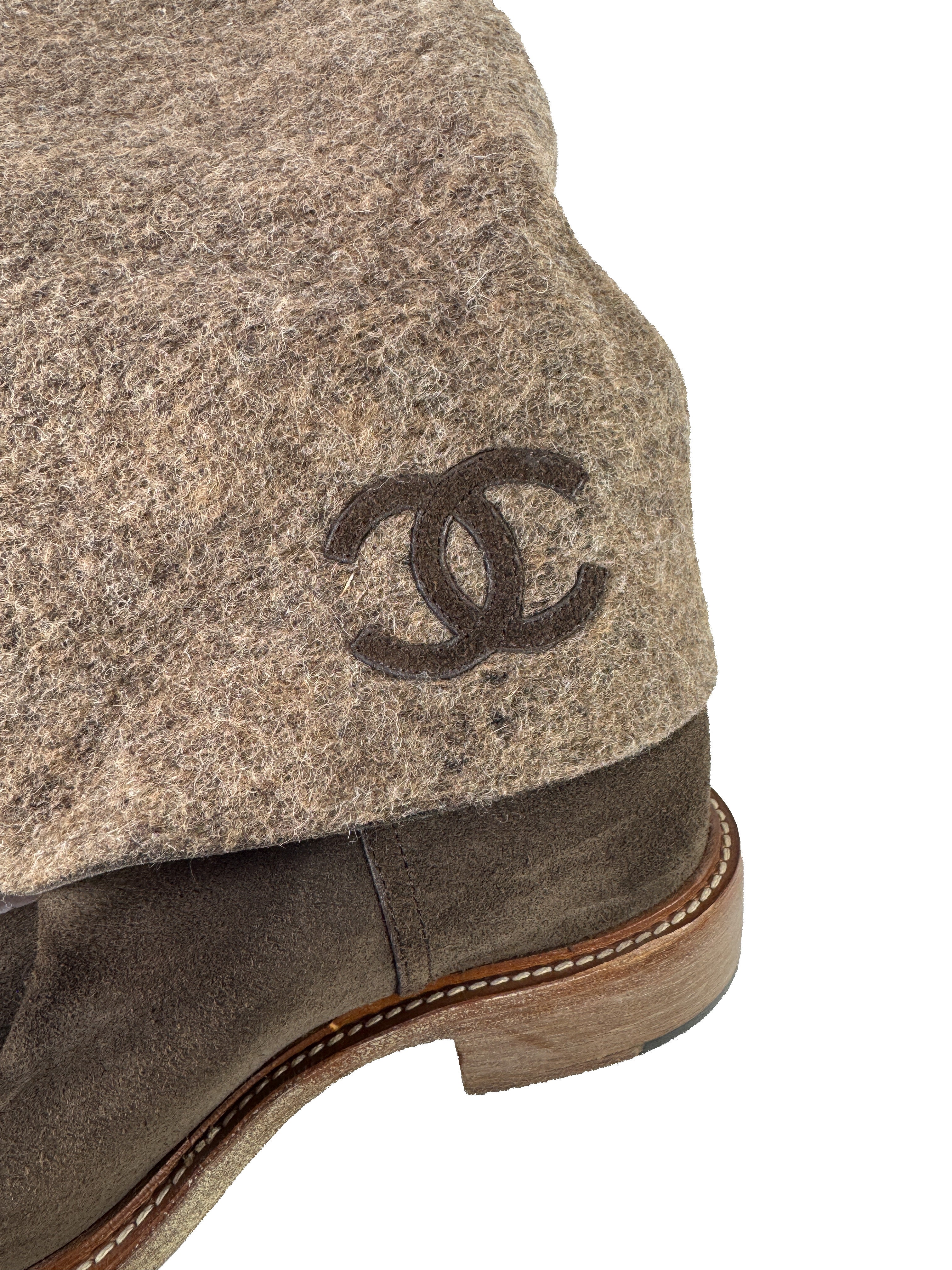 Chanel brown wool/suede Interlocking CC fold over boots size 39 K G30099