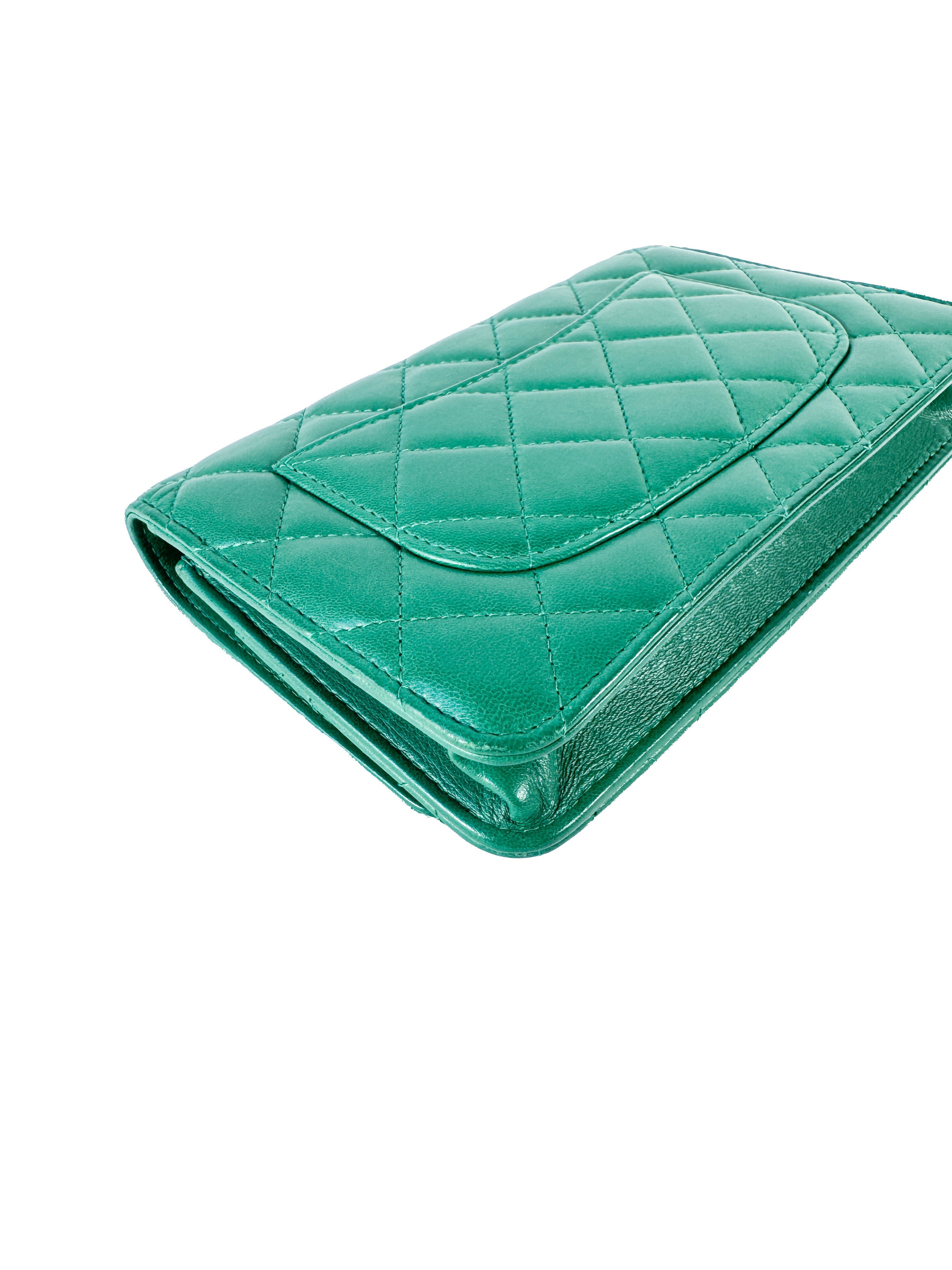 Chanel emerald green leather wallet on chain 25684891