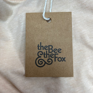 theBee&theFox woman graphic tee size XL NWT