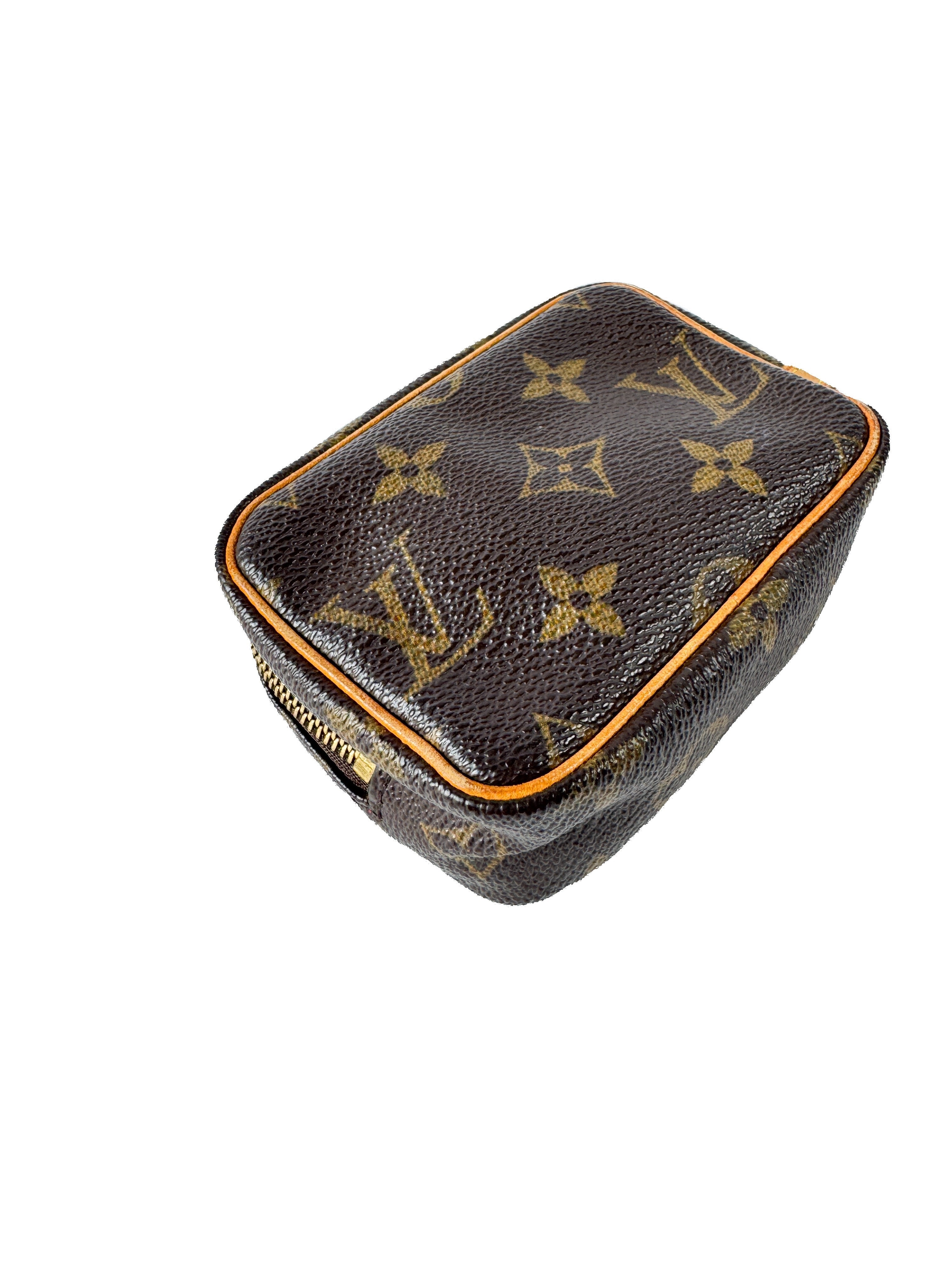 Louis Vuitton monogram Wapity FL1025