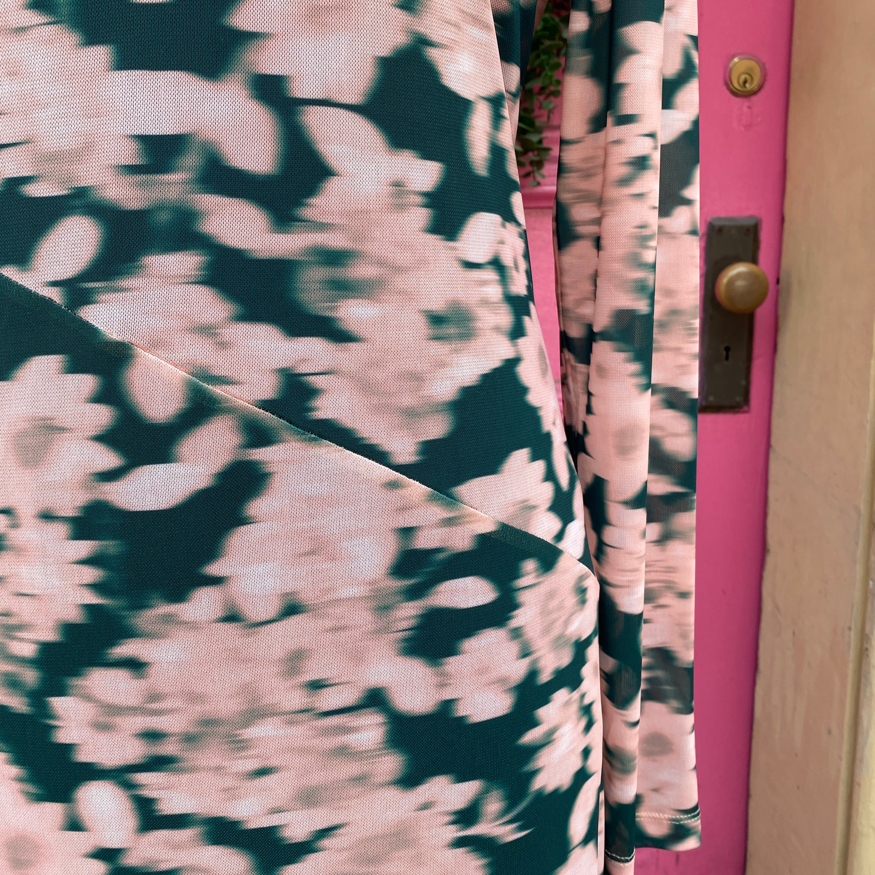 Saint + Sofia pink green long sleeve dress size 8 New With Tags