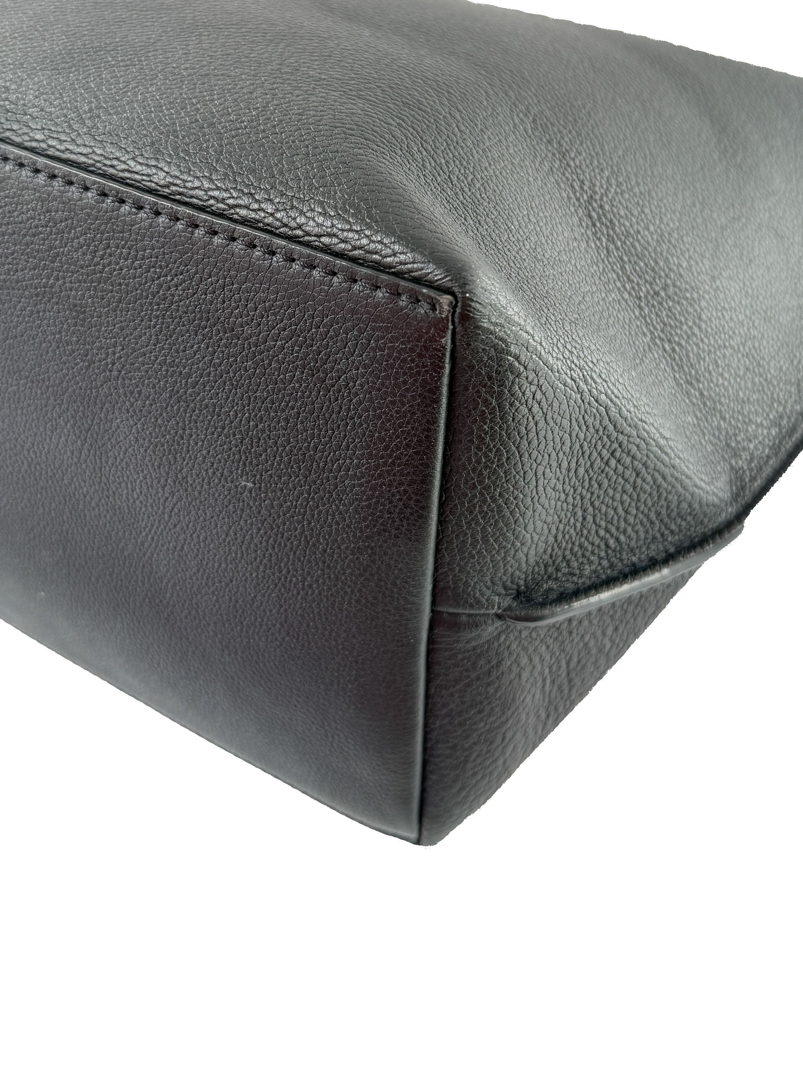 Louis Vuitton black leather LockMe tote FL0260