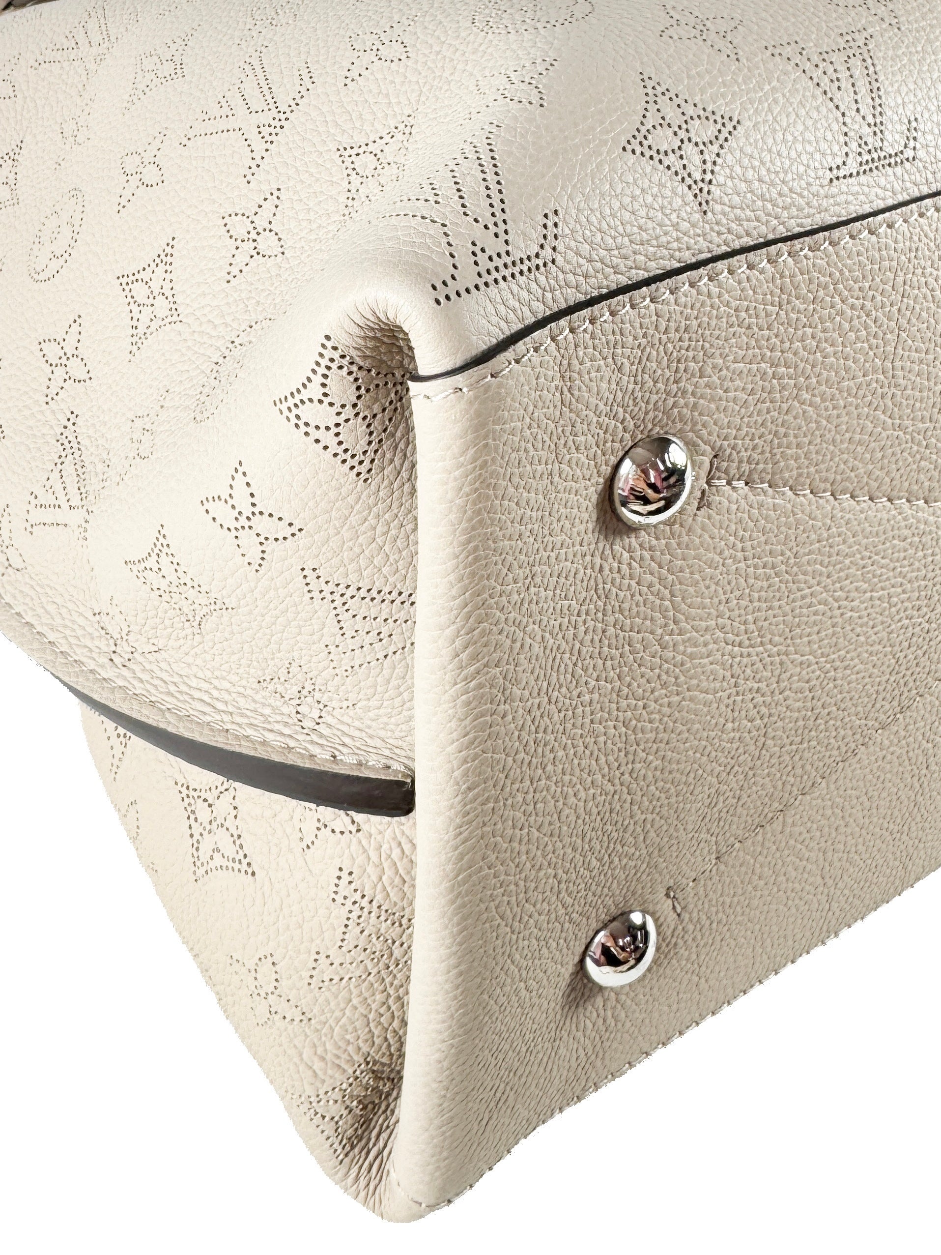 Louis Vuitton Carmel mahina leather shoulder bag NFC