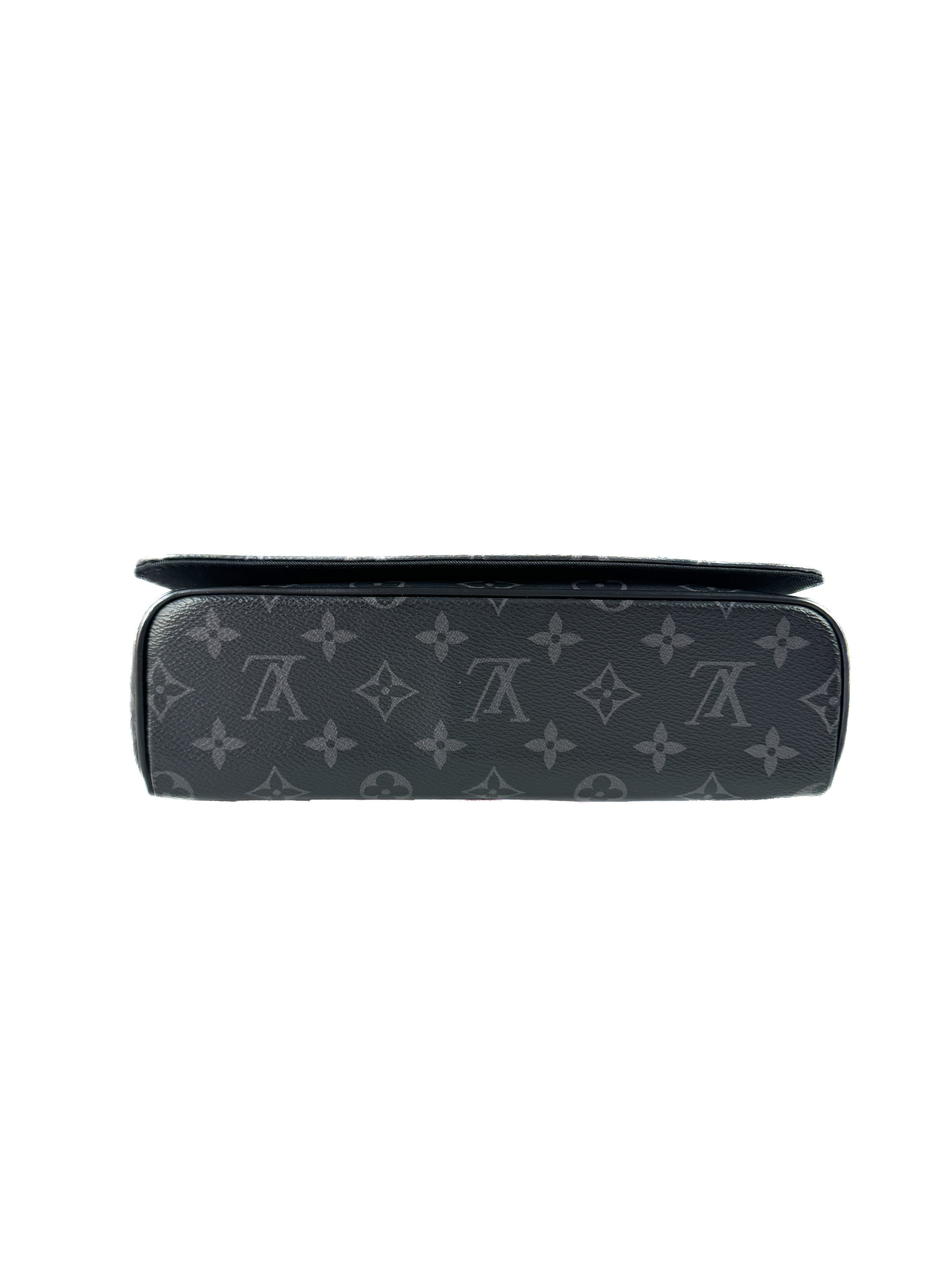 Louis Vuitton monogram Eclipse District PM CA2179