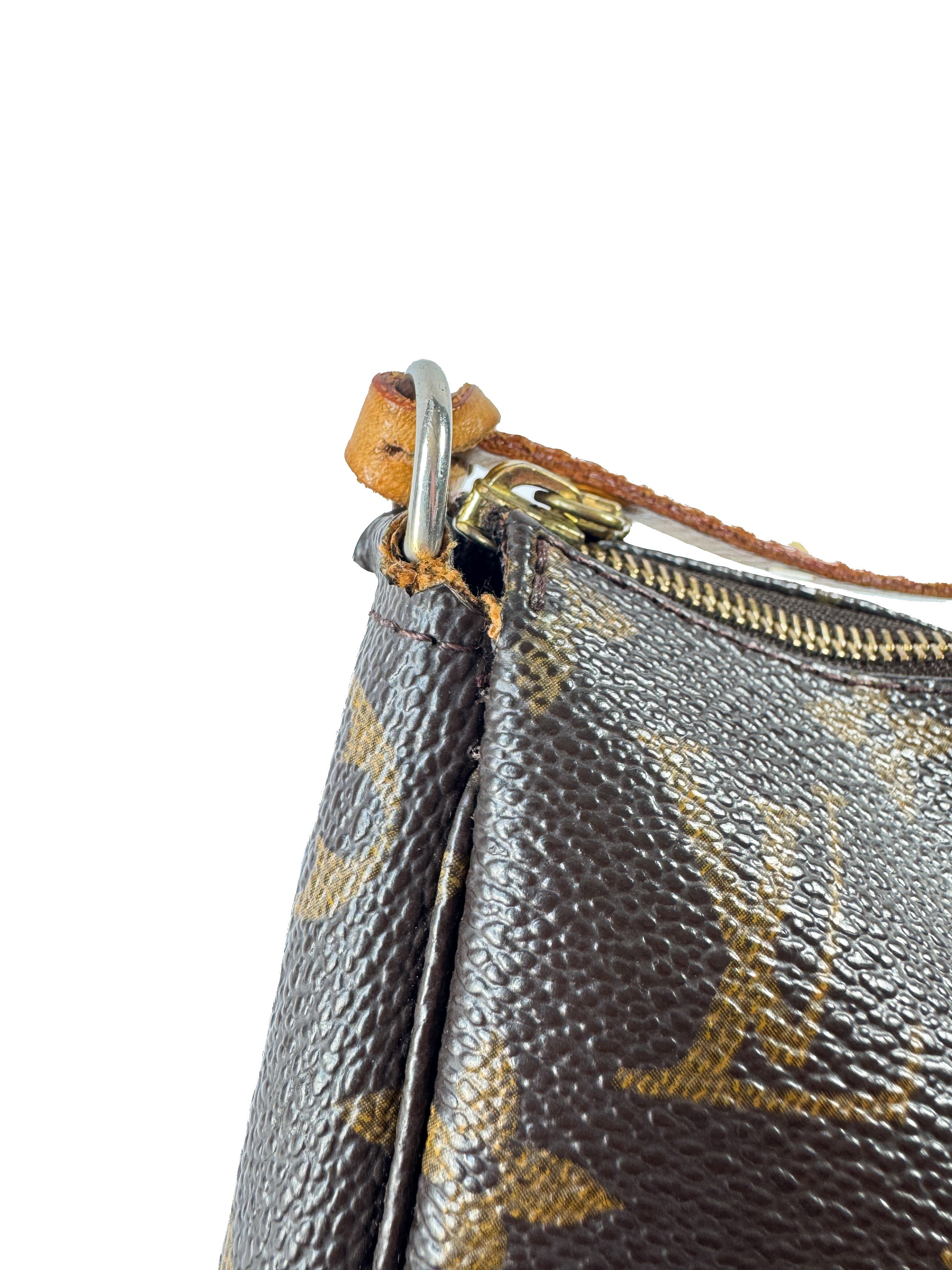 Louis Vuitton monogram pochette w/studded strap AR0969 *as is*