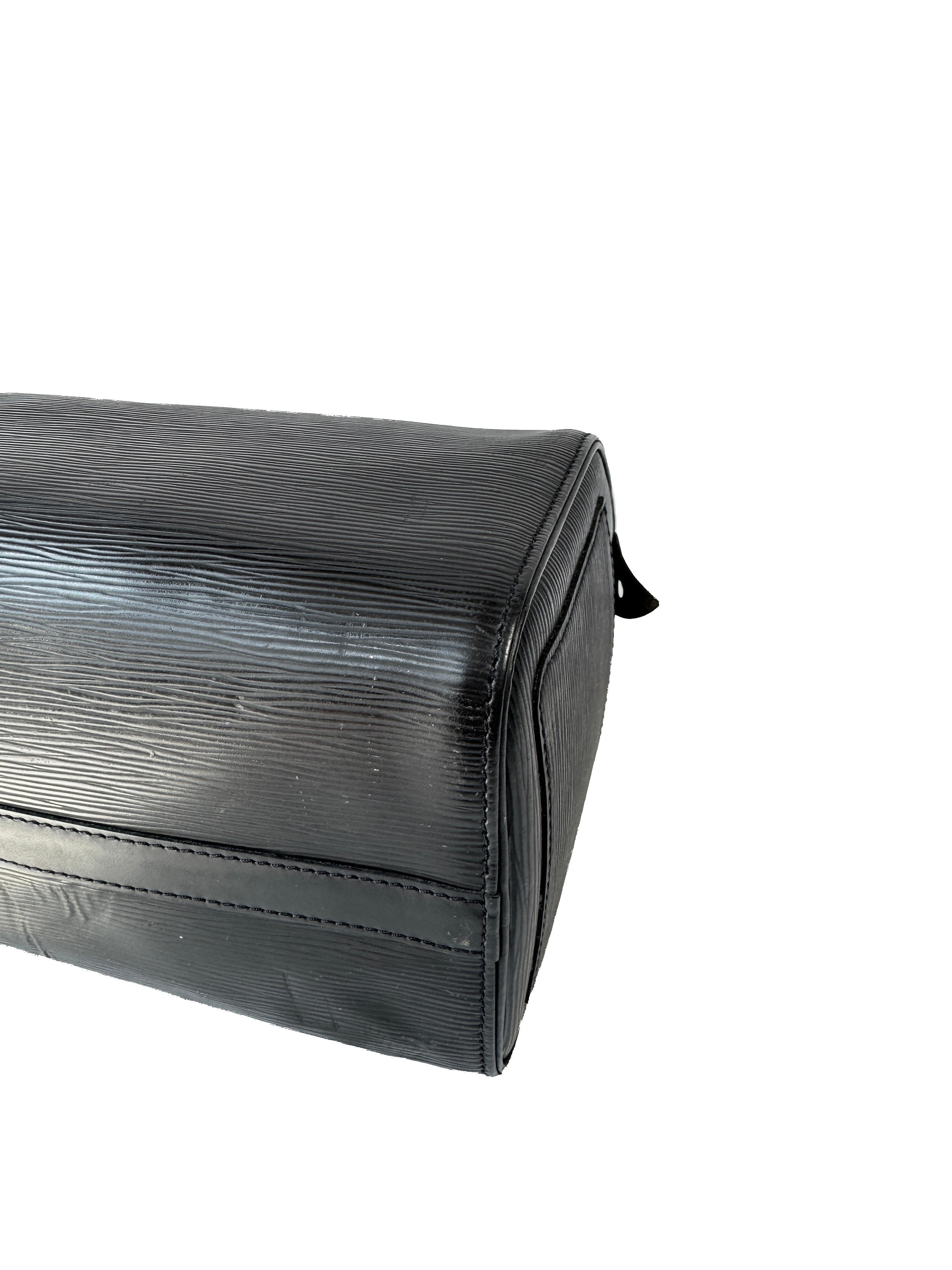 Louis Vuitton black epi speedy 25 SP0035
