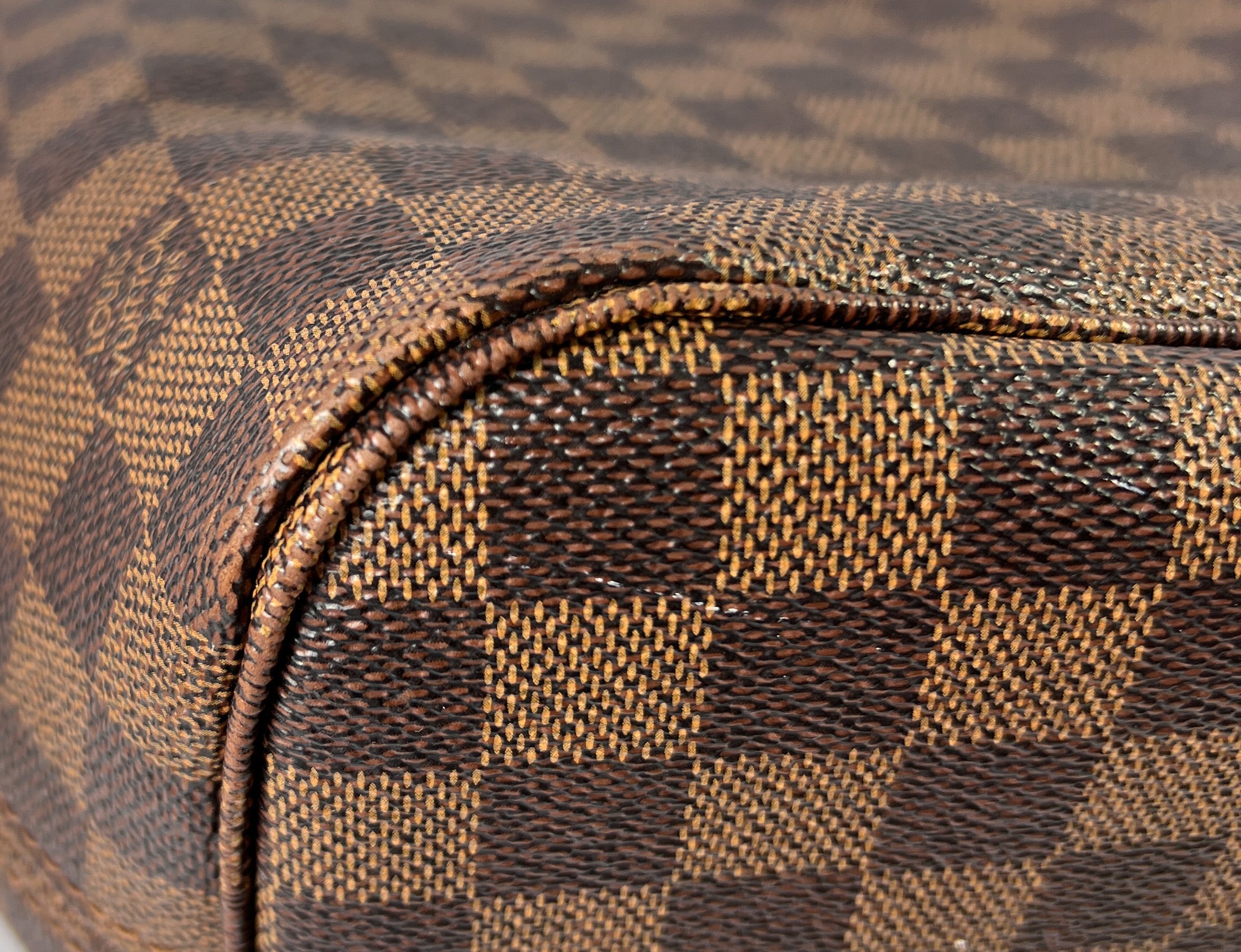 Louis Vuitton damier ebene neverfull MM light pink interior