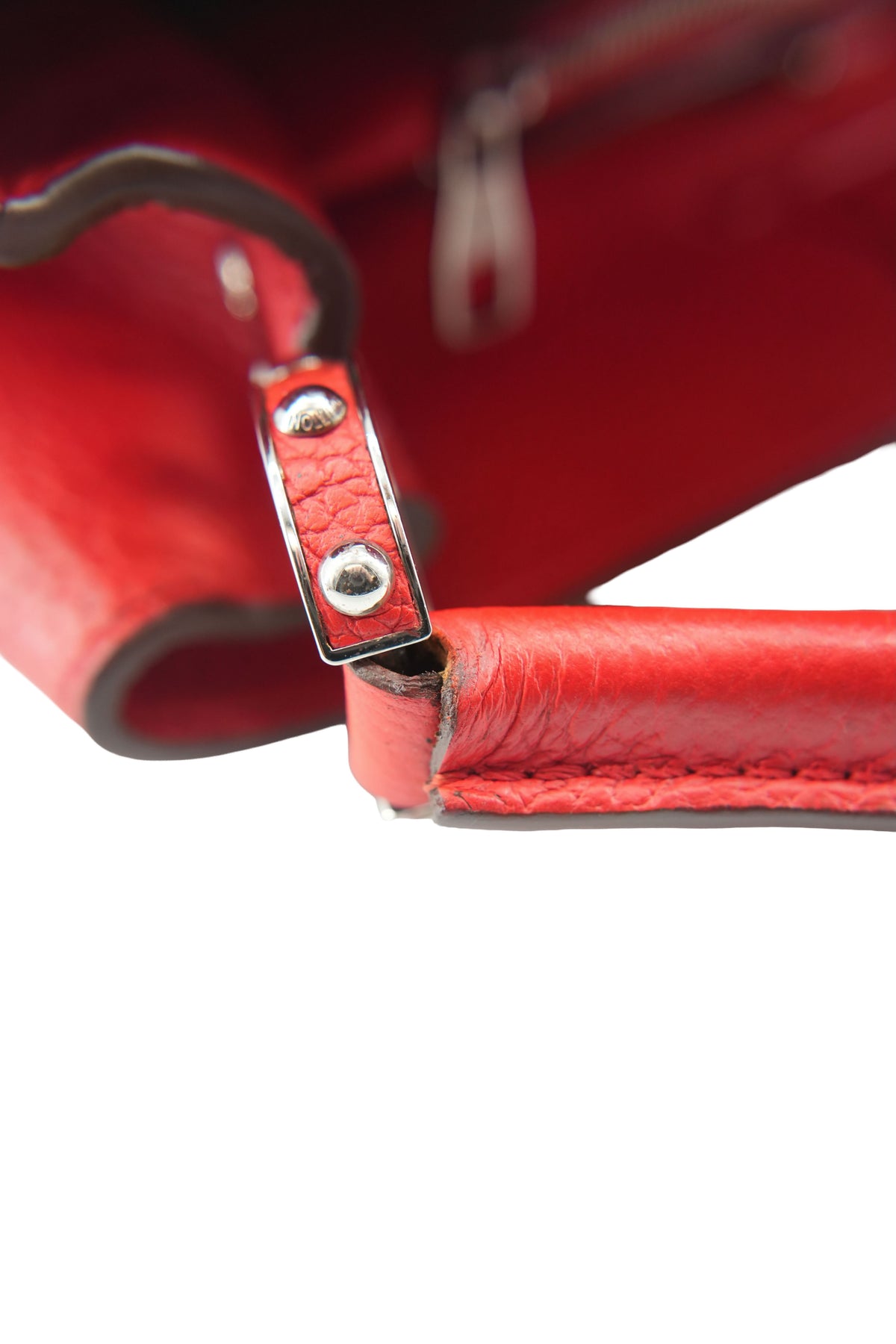 Louis Vuitton red Capucines MM AR2124
