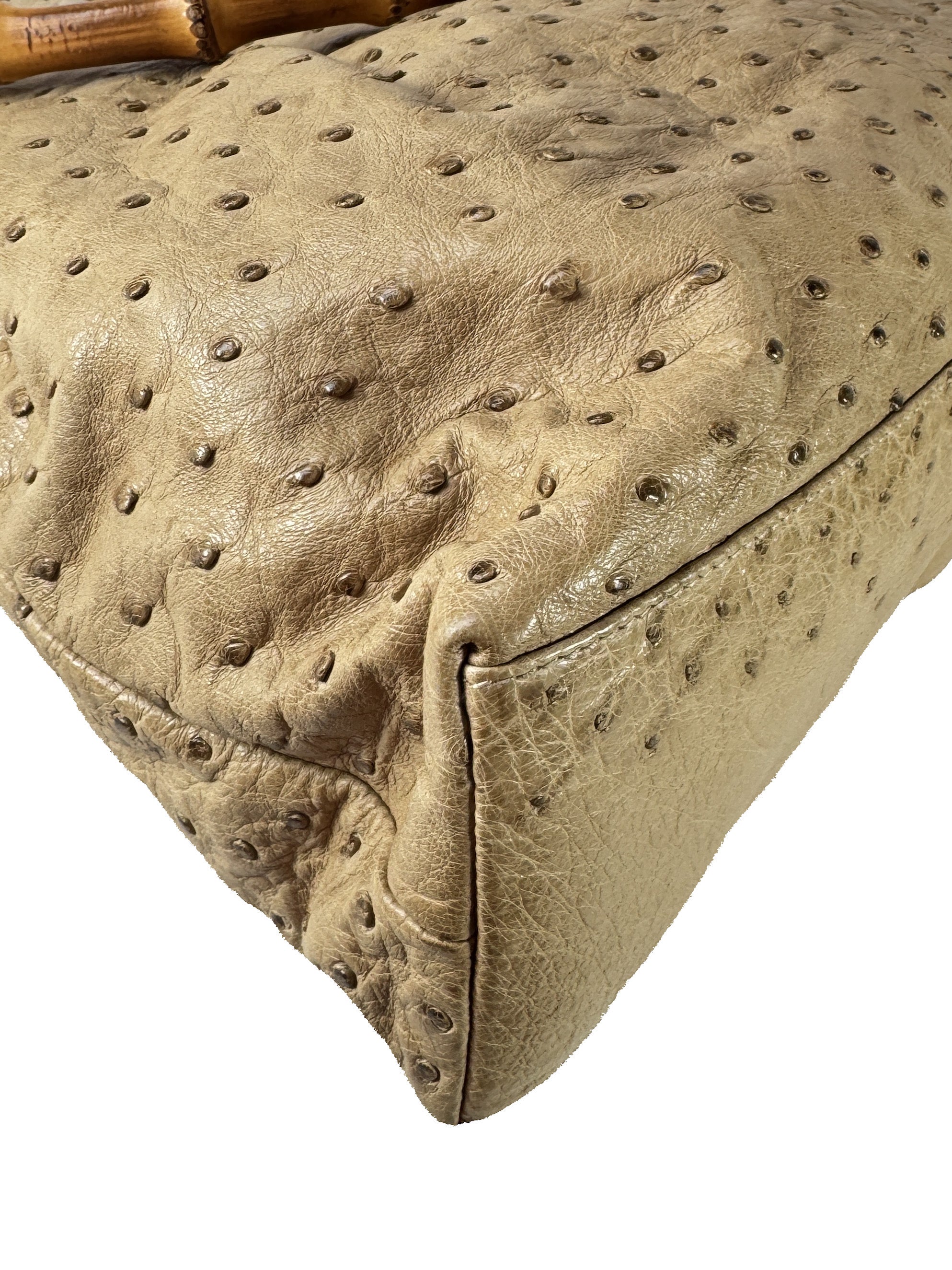 Gucci beige bamboo handle Ostrich vintage bag 204990