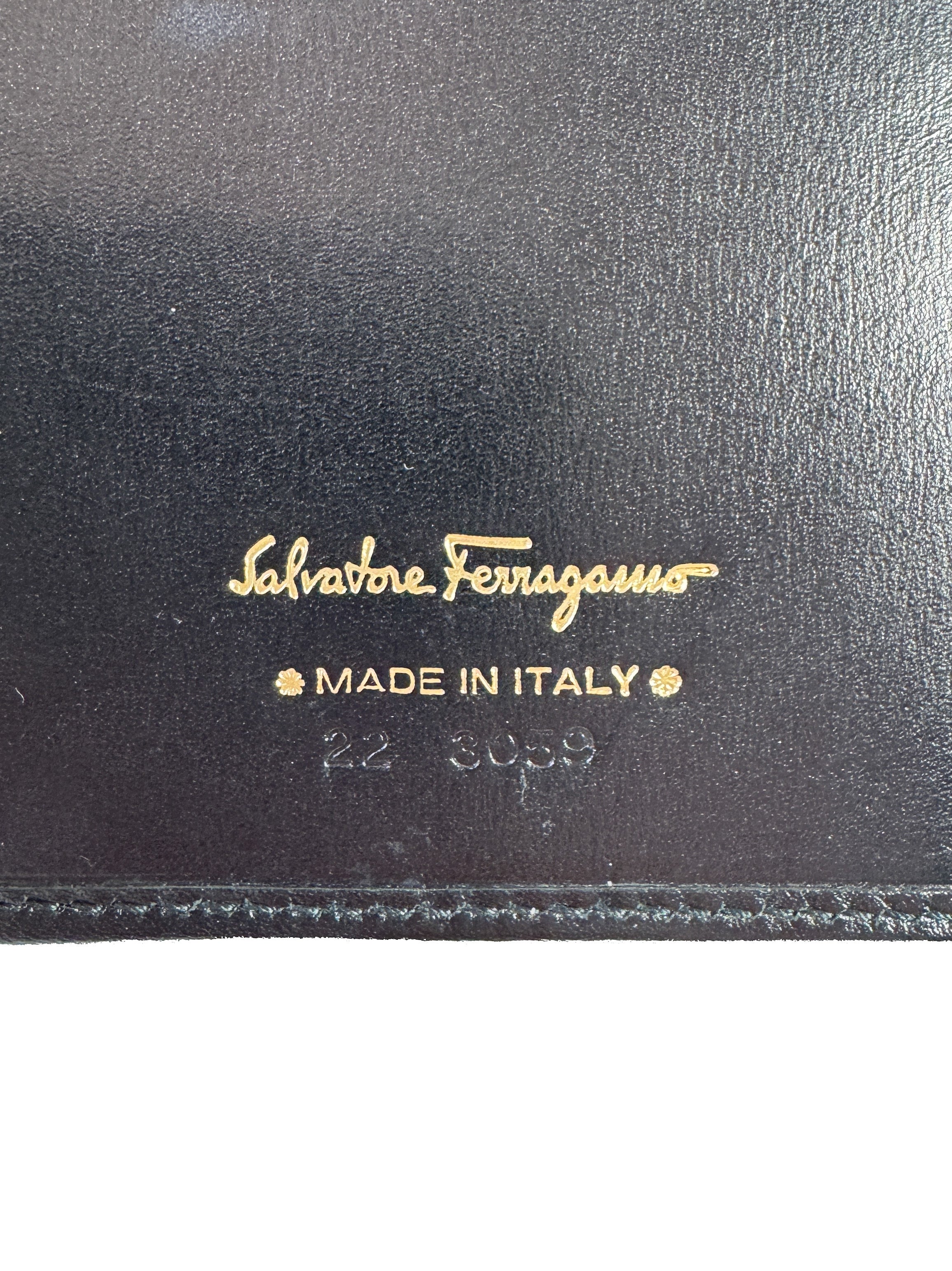 Salvatore Ferragamo black leather vintage Vera wallet  22 3059