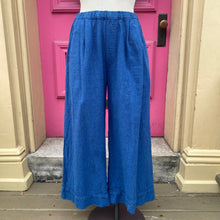 Cut Loose blue linen top and pant set size S