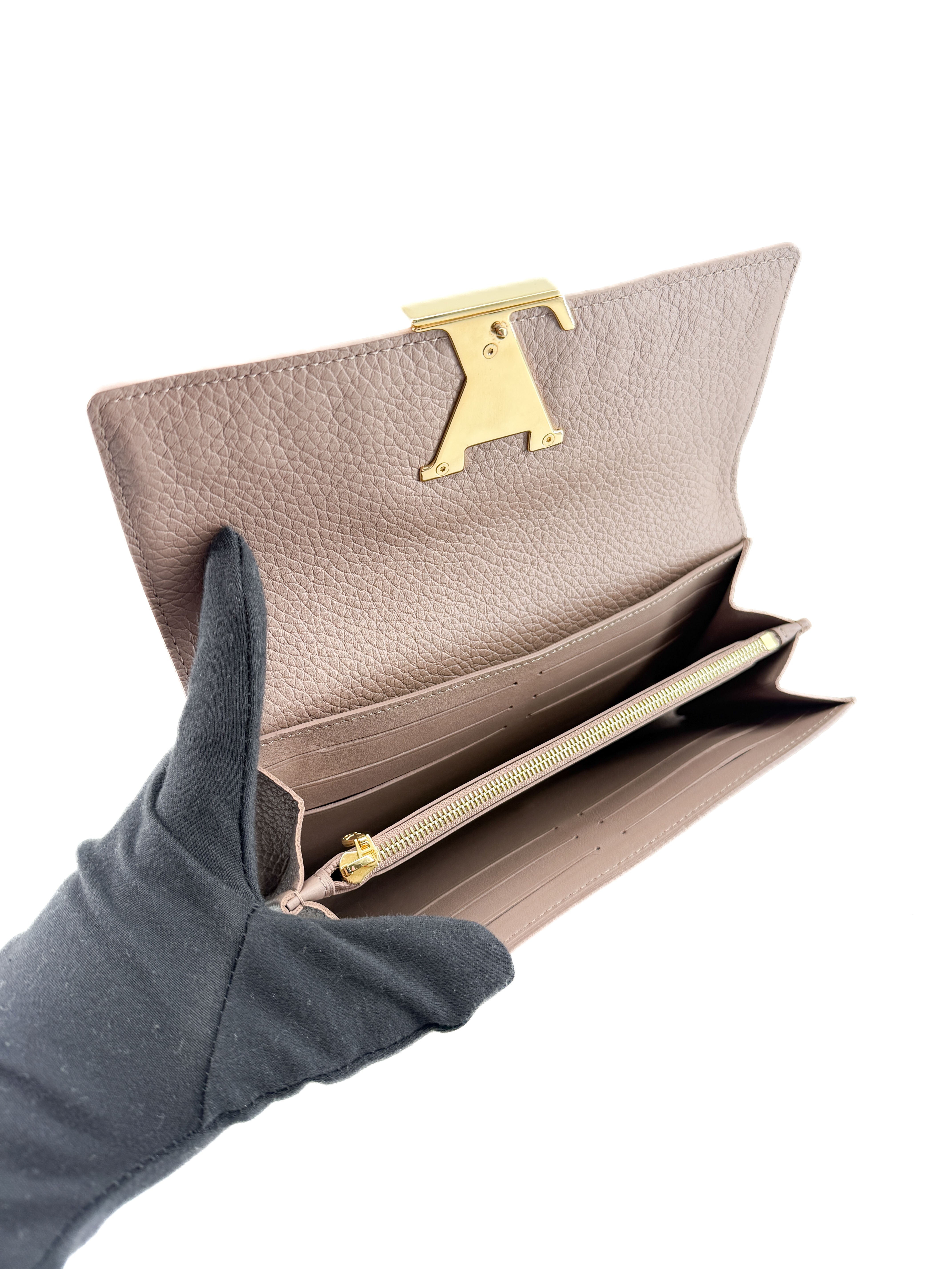 Louis Vuitton taupe Capucines long wallet MI4137