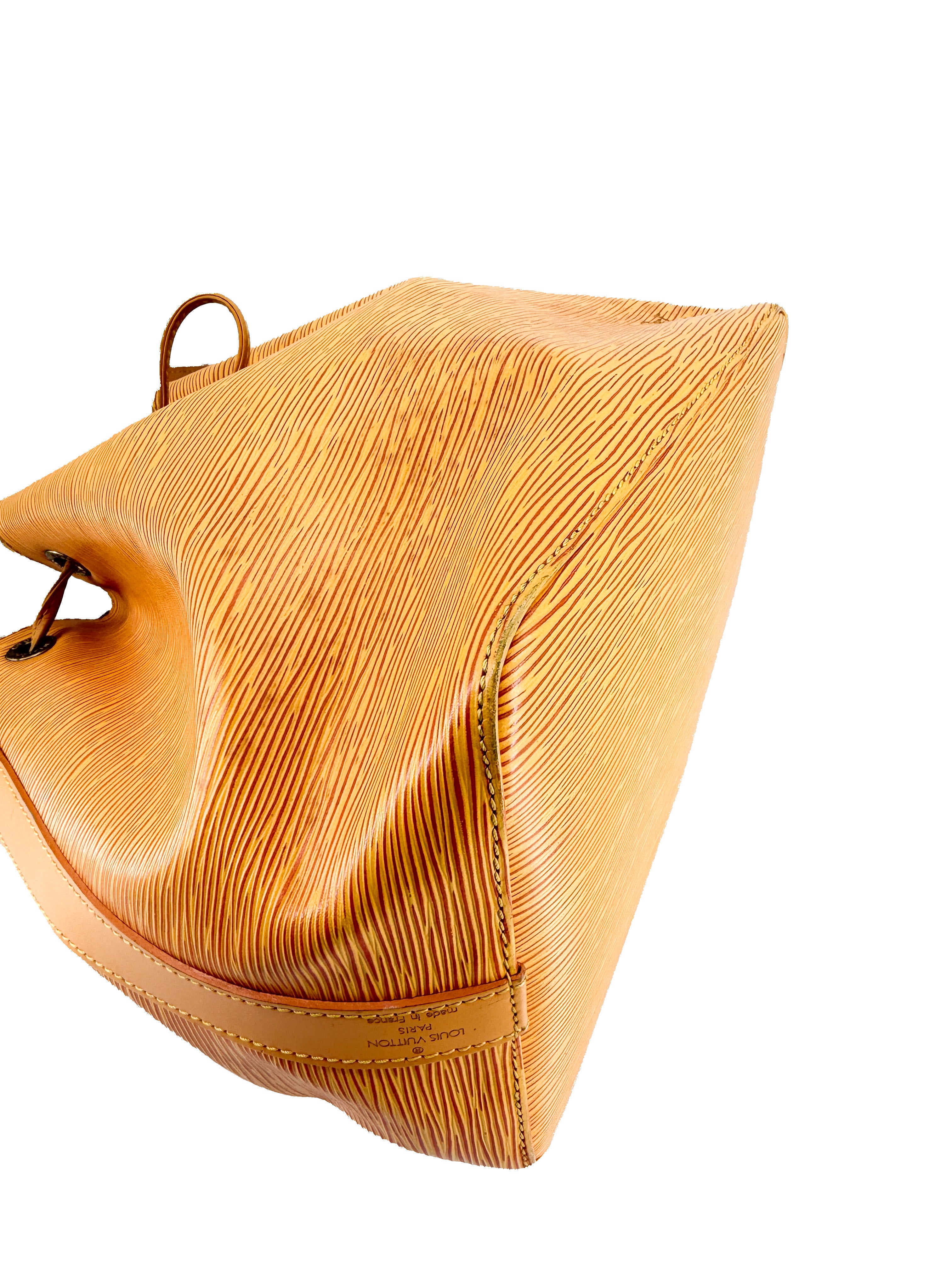 Louis Vuitton yellow epi leather Noe AR0965
