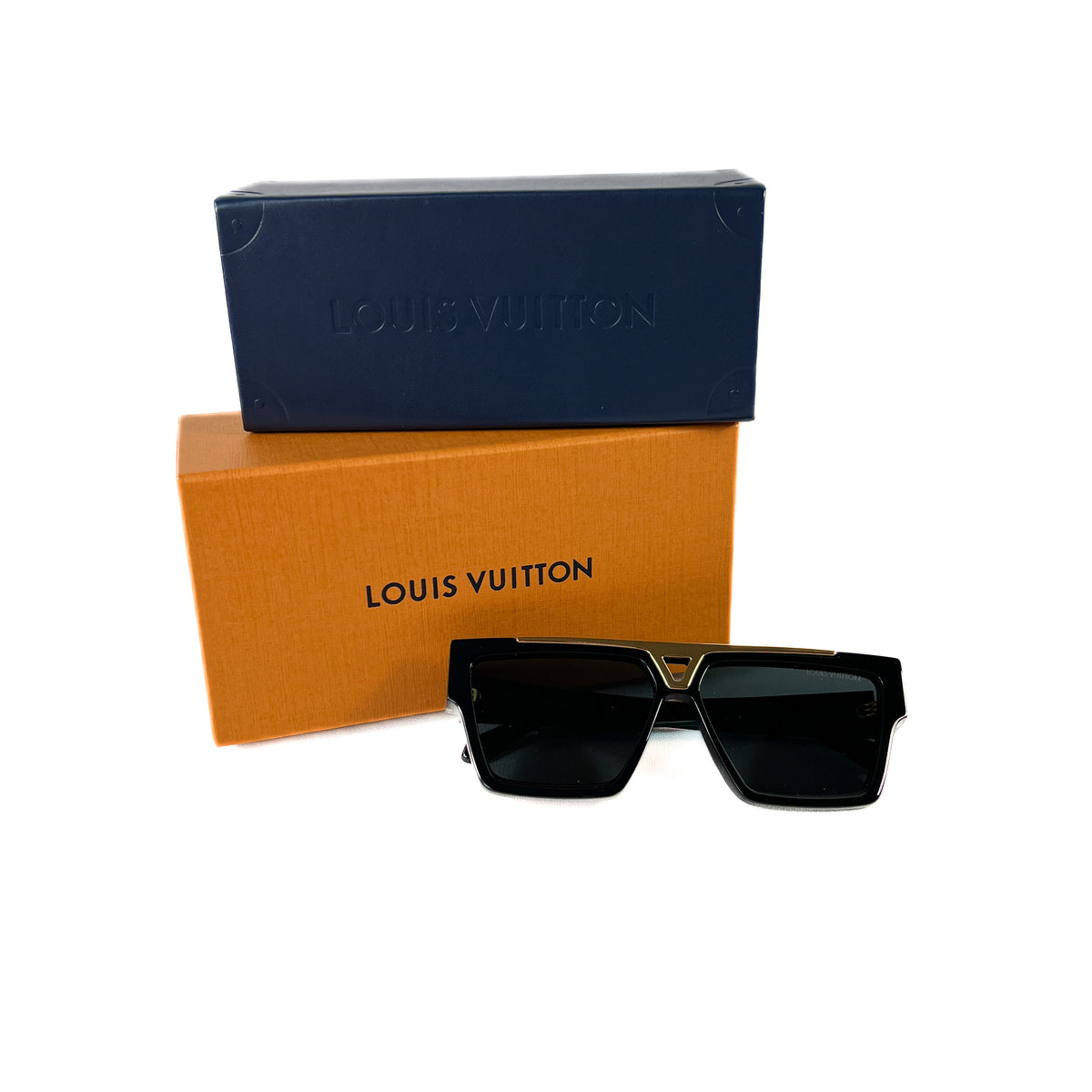 Louis Vuitton Sunglasses (with original case) Here main image 3