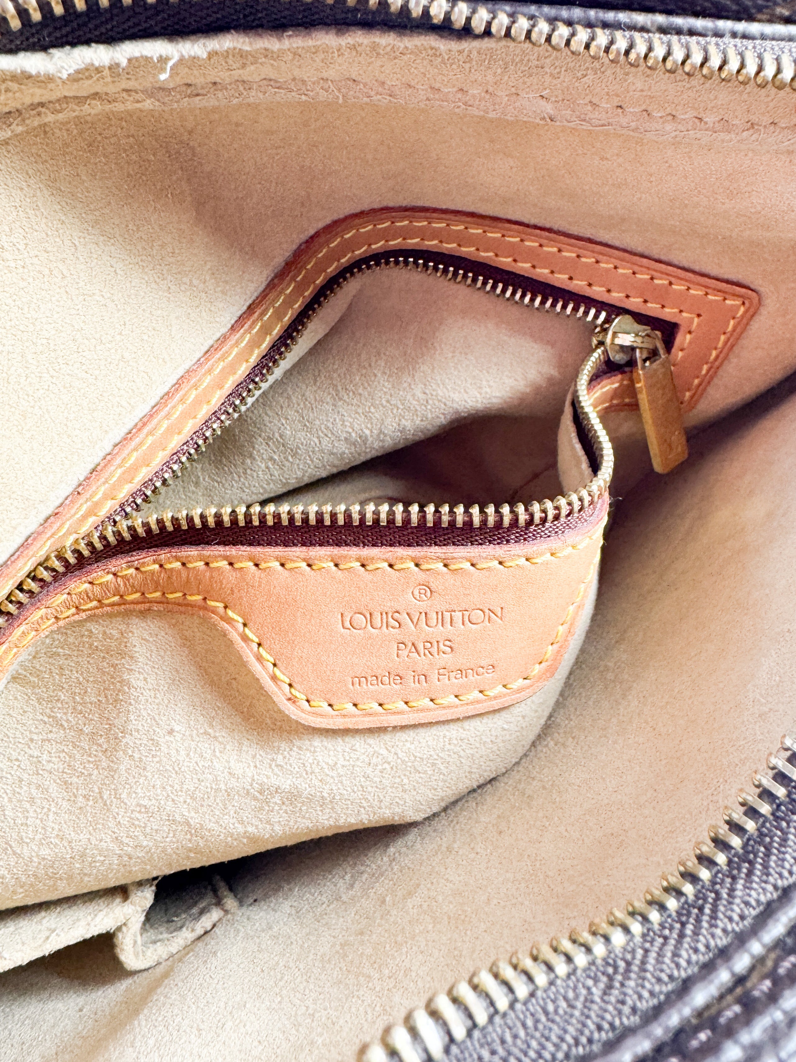 Louis Vuitton monogram Looping GM DU0012