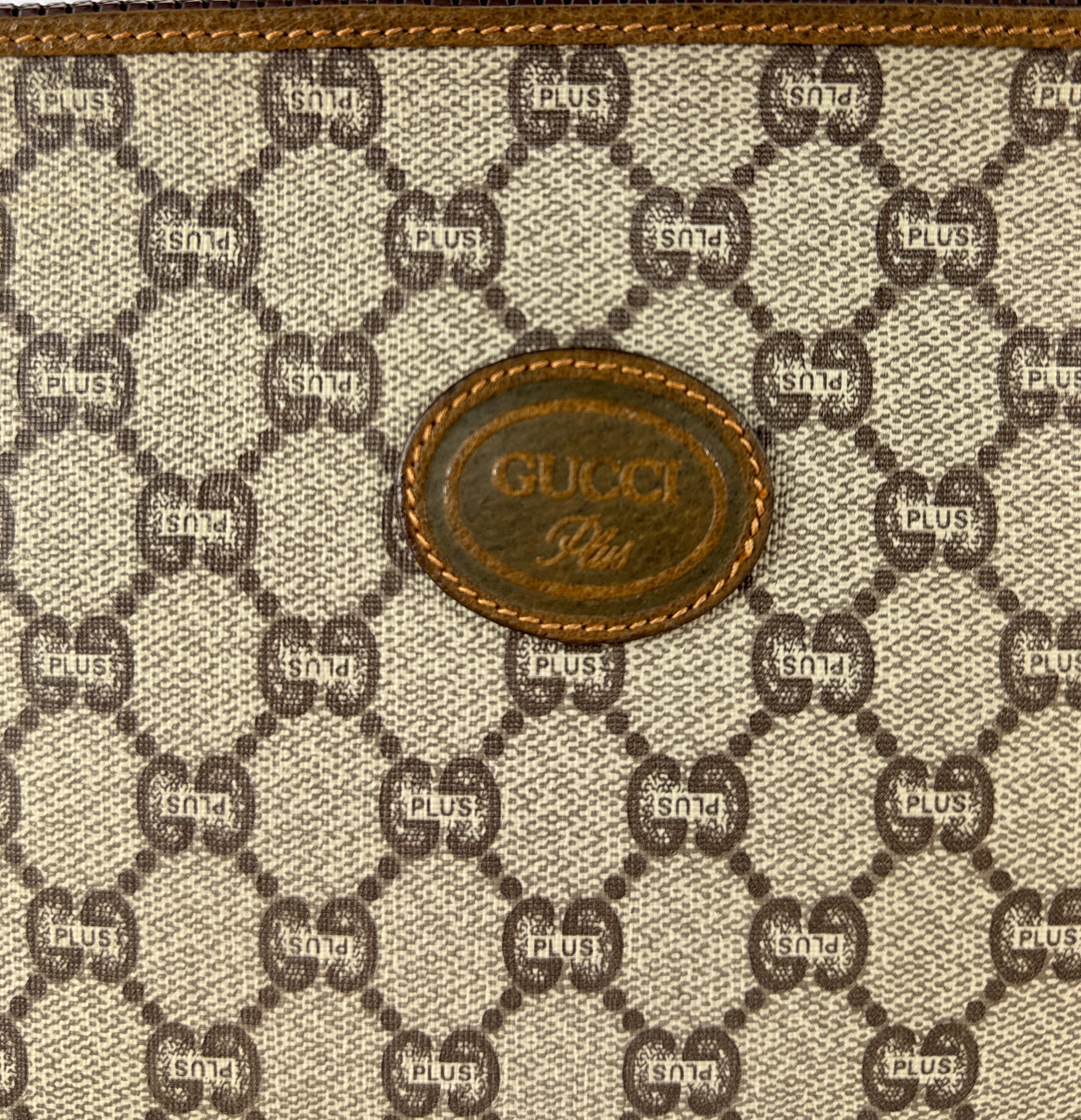 Gucci brown gray signature vintage 80s/90s zip pouch clutch