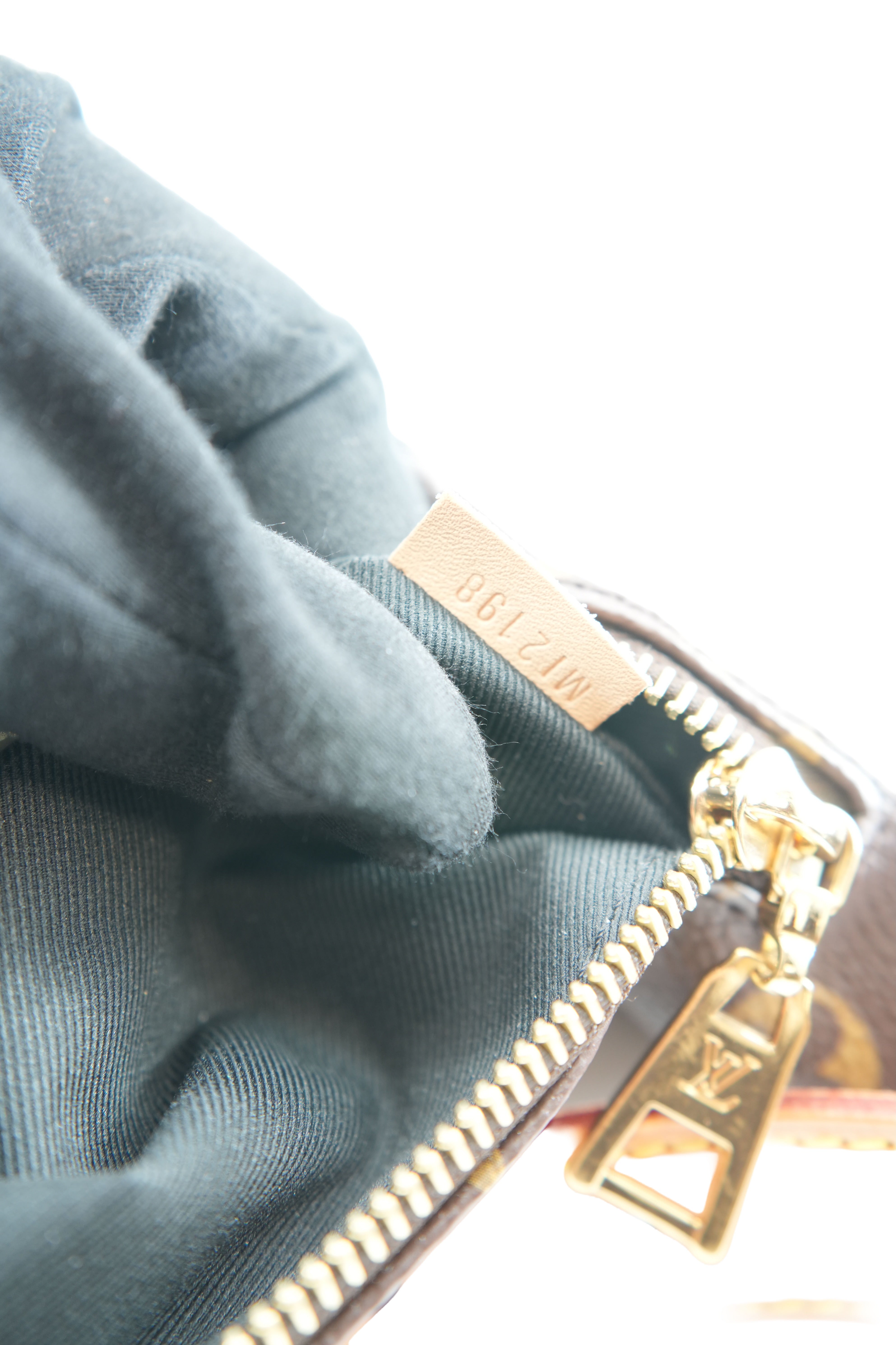 Louis Vuitton monogram Bumbag MI2198