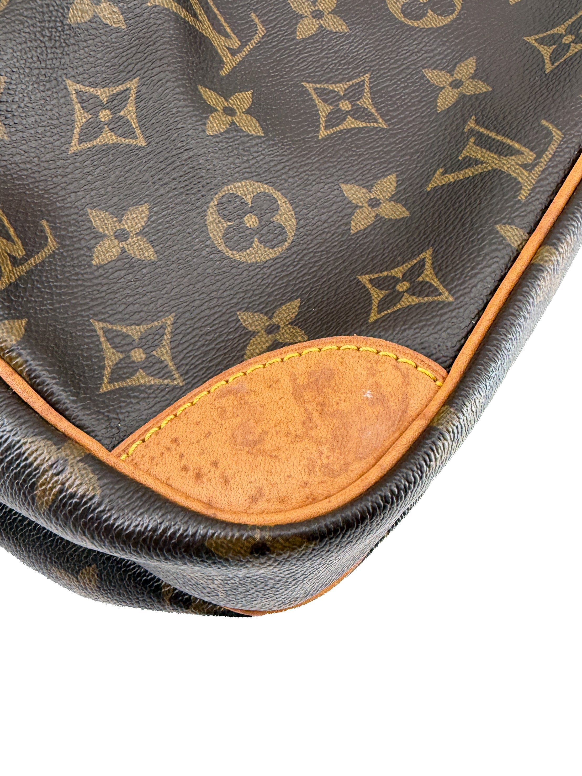 Louis Vuitton monogram Nil crossbody AR0035